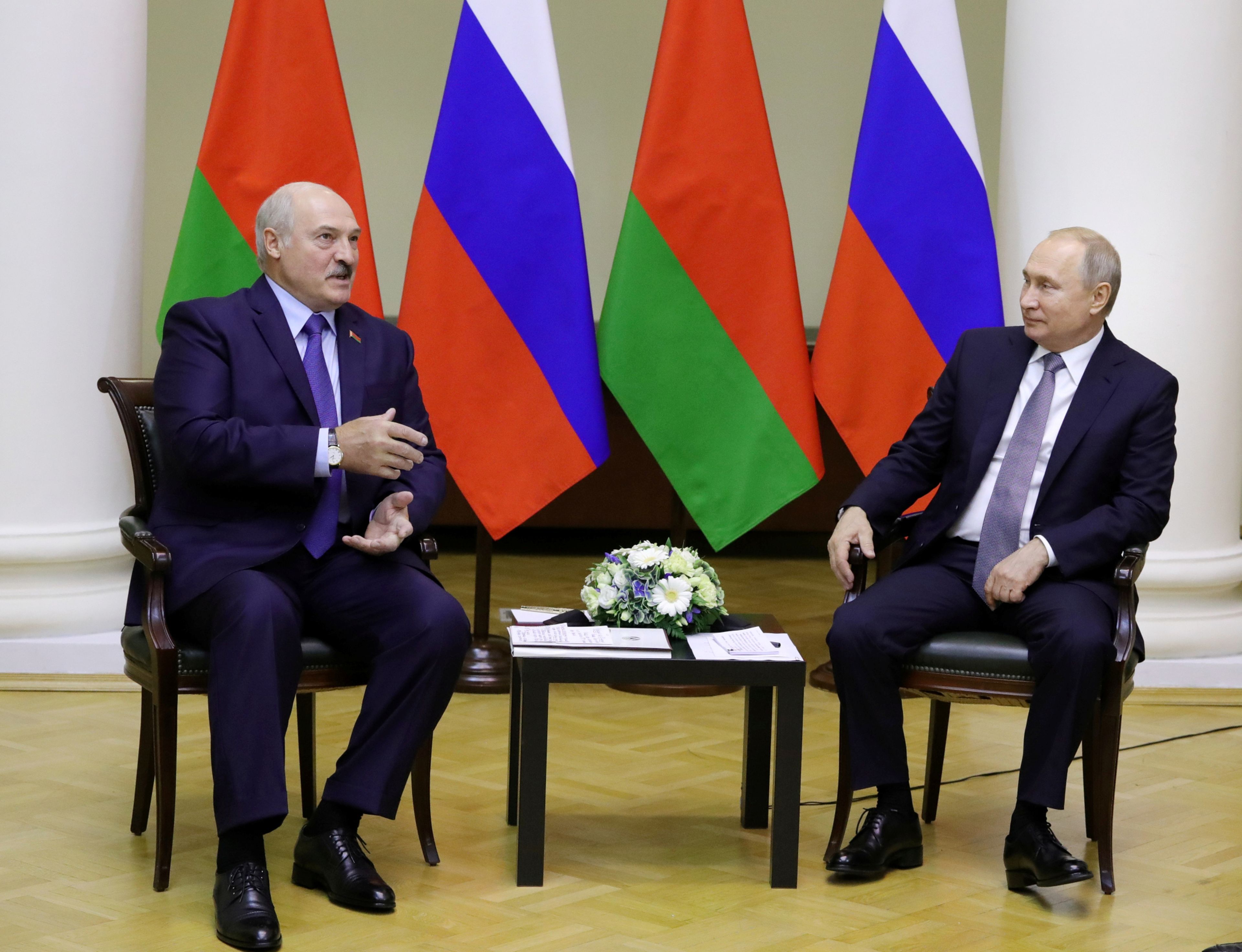 El presidente bielorruso, Aleksandr Lukashenko, y su homólogo ruso Vladimir Putin