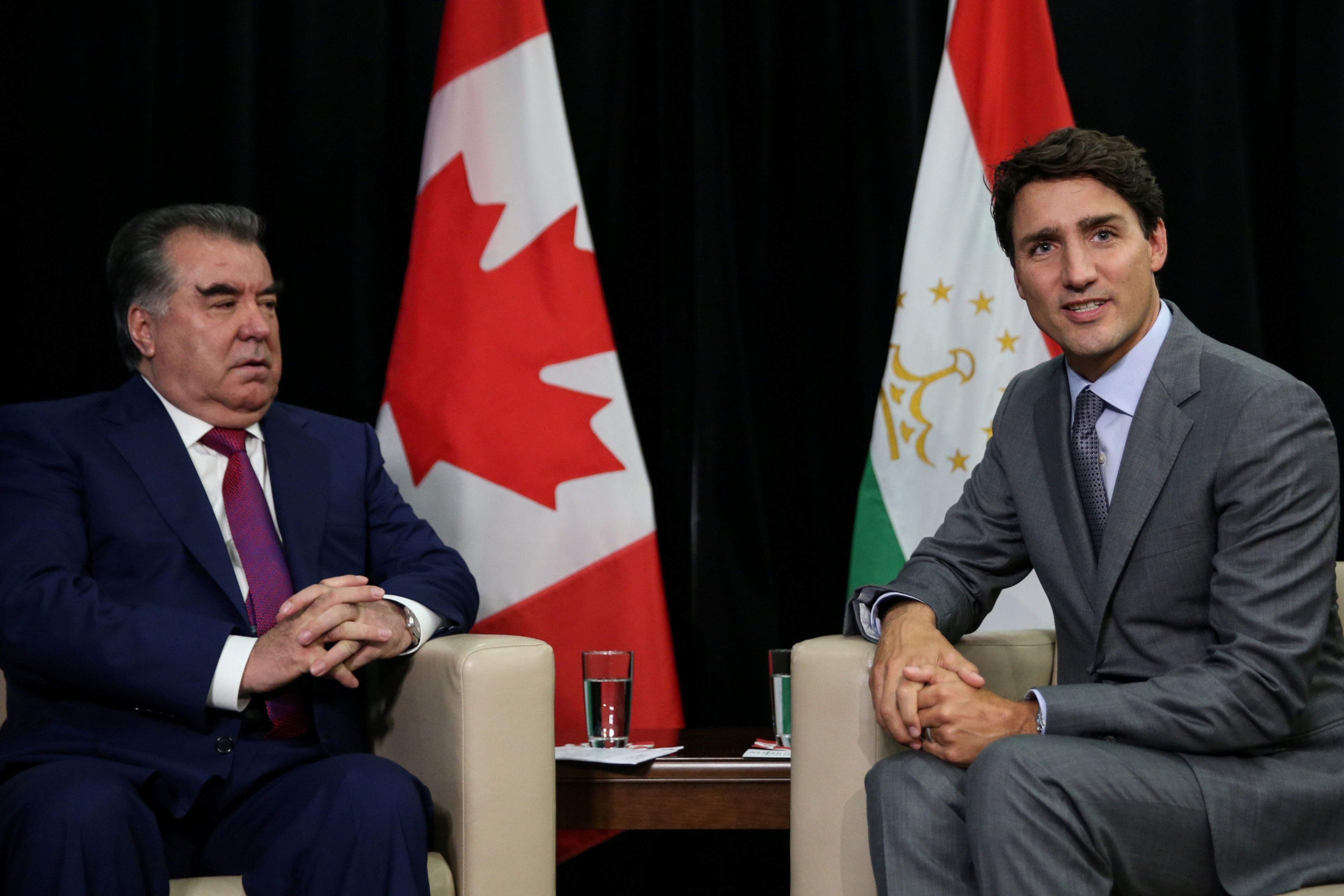 El presidente tayiko, Emomali Rahmon, y el primer ministro canadiense, Justin Trudeau
