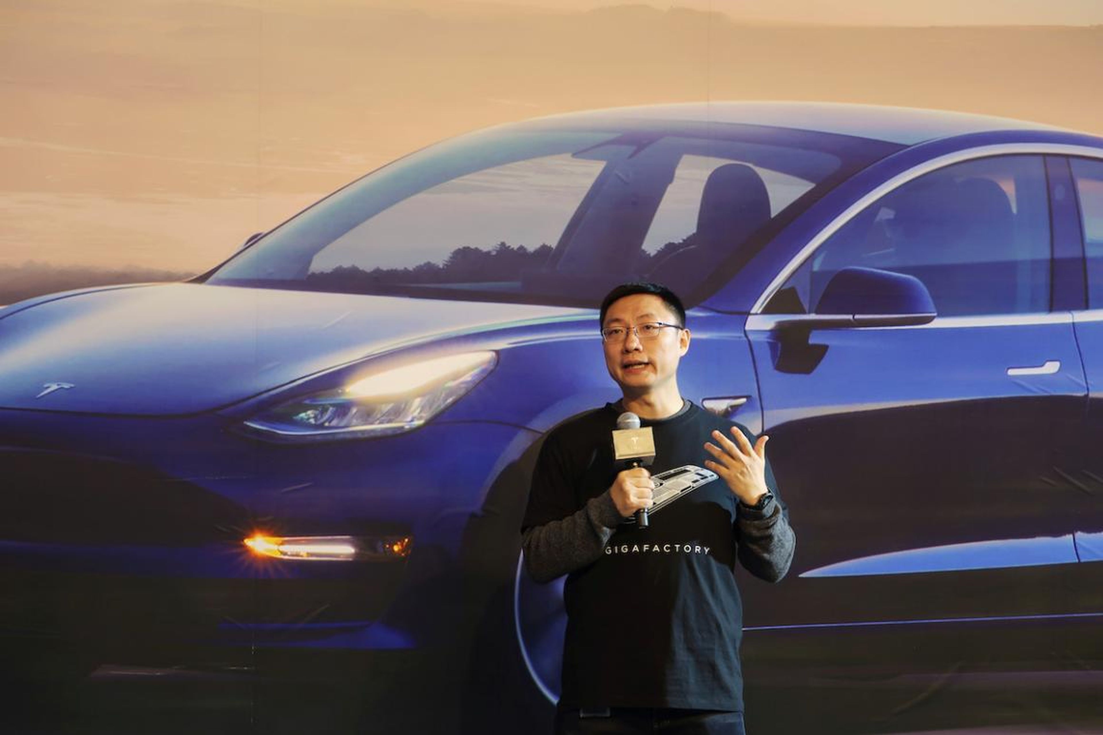 Tesla's China chief Zhu Xiaotong was on hand to oversee the delivery.