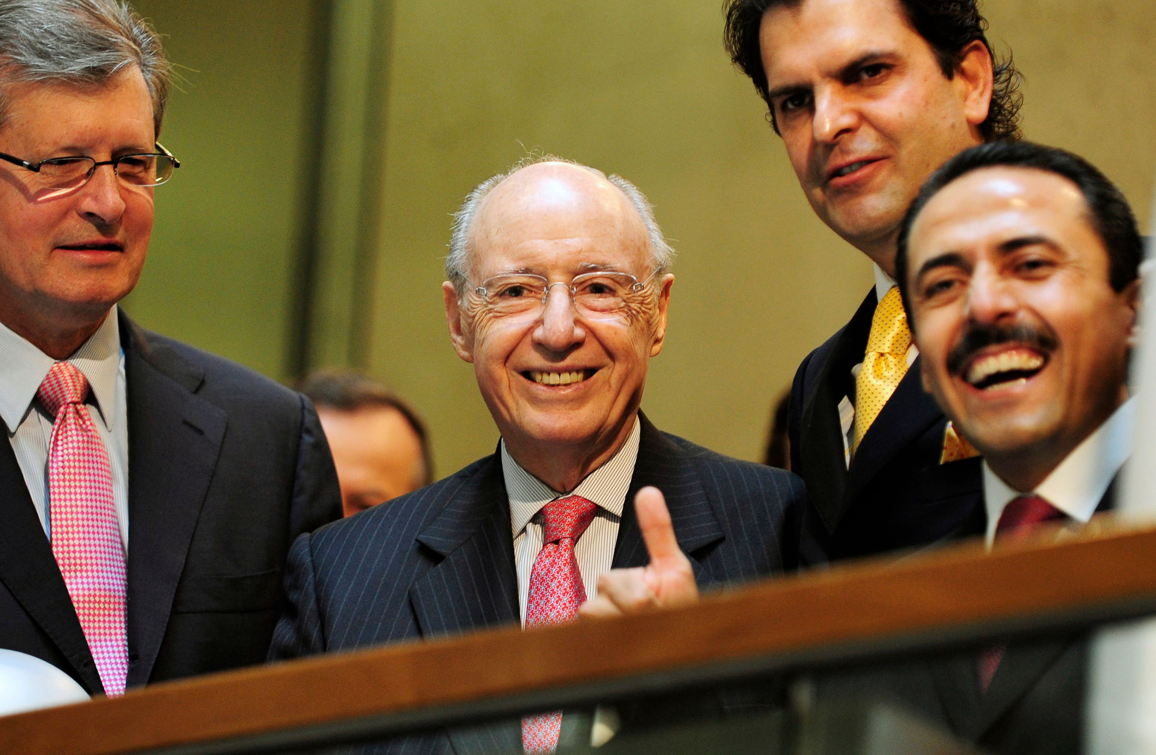 En el centro de la imagen, Alberto Bailleres, presidente del Grupo BAL