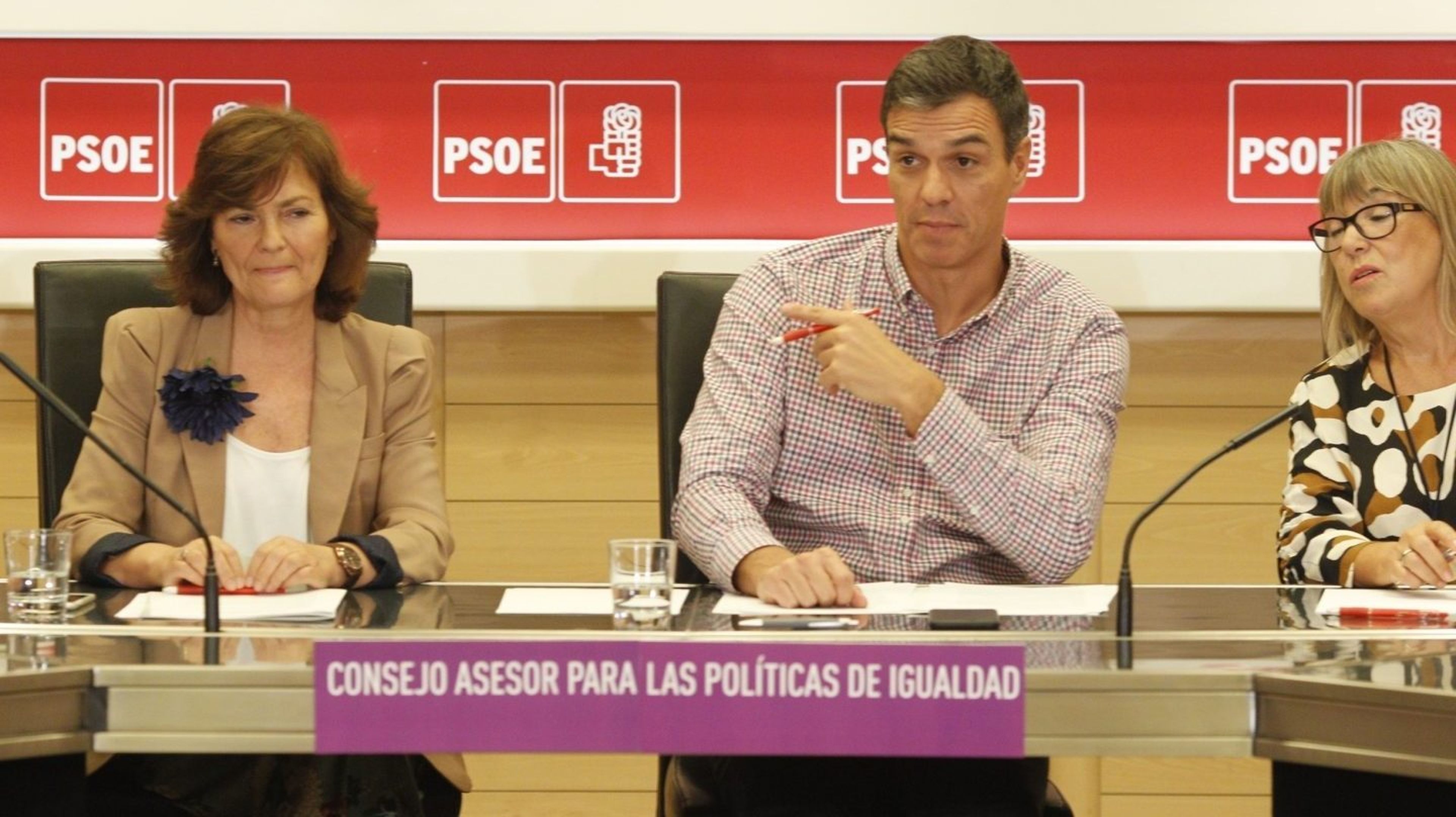 El dúo Sánchez-Calvo durante las primarias del PSOE de 2017.