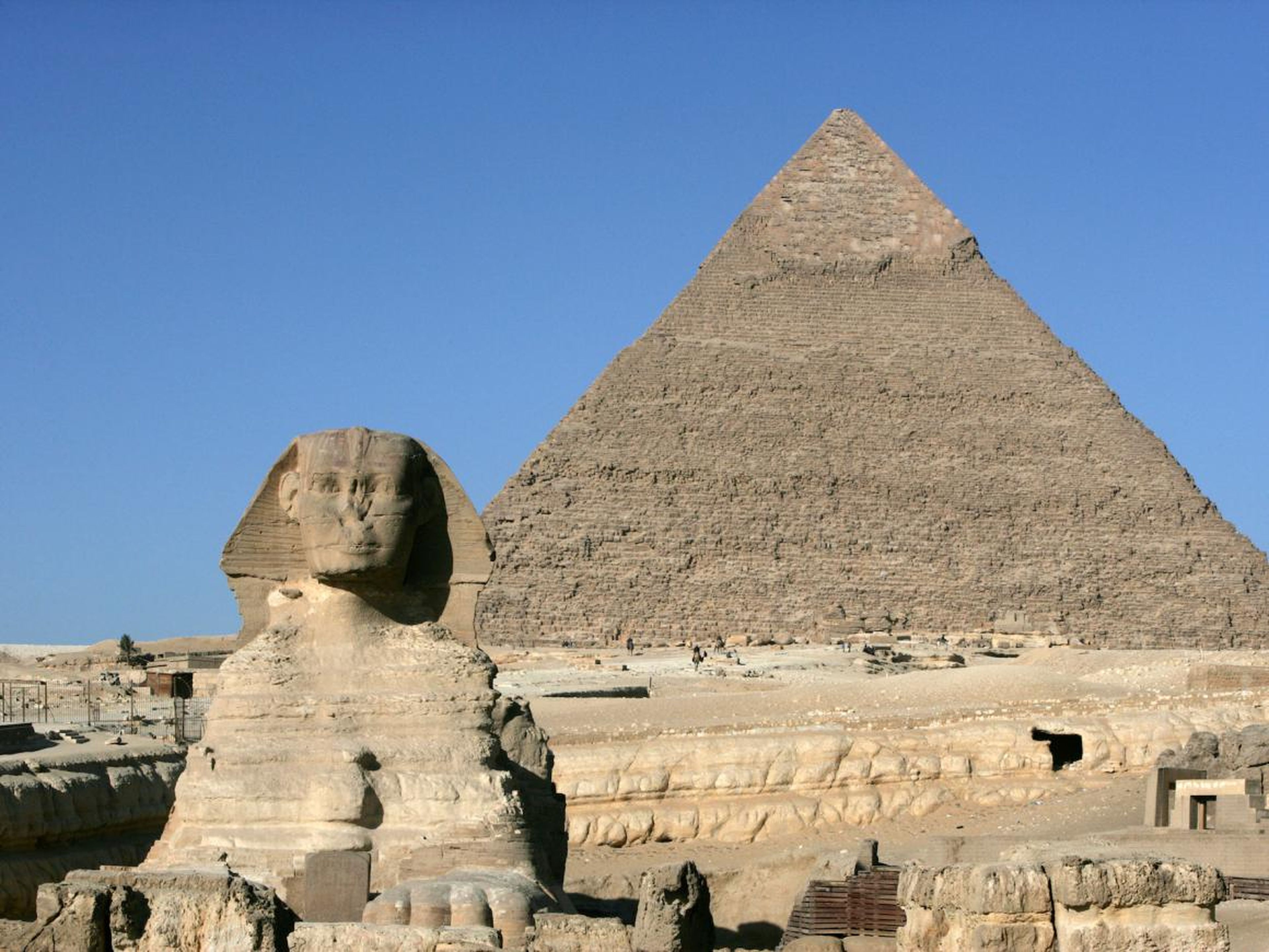 La esfinge y la pirámide de Kefrén en Giza, El Cairo.