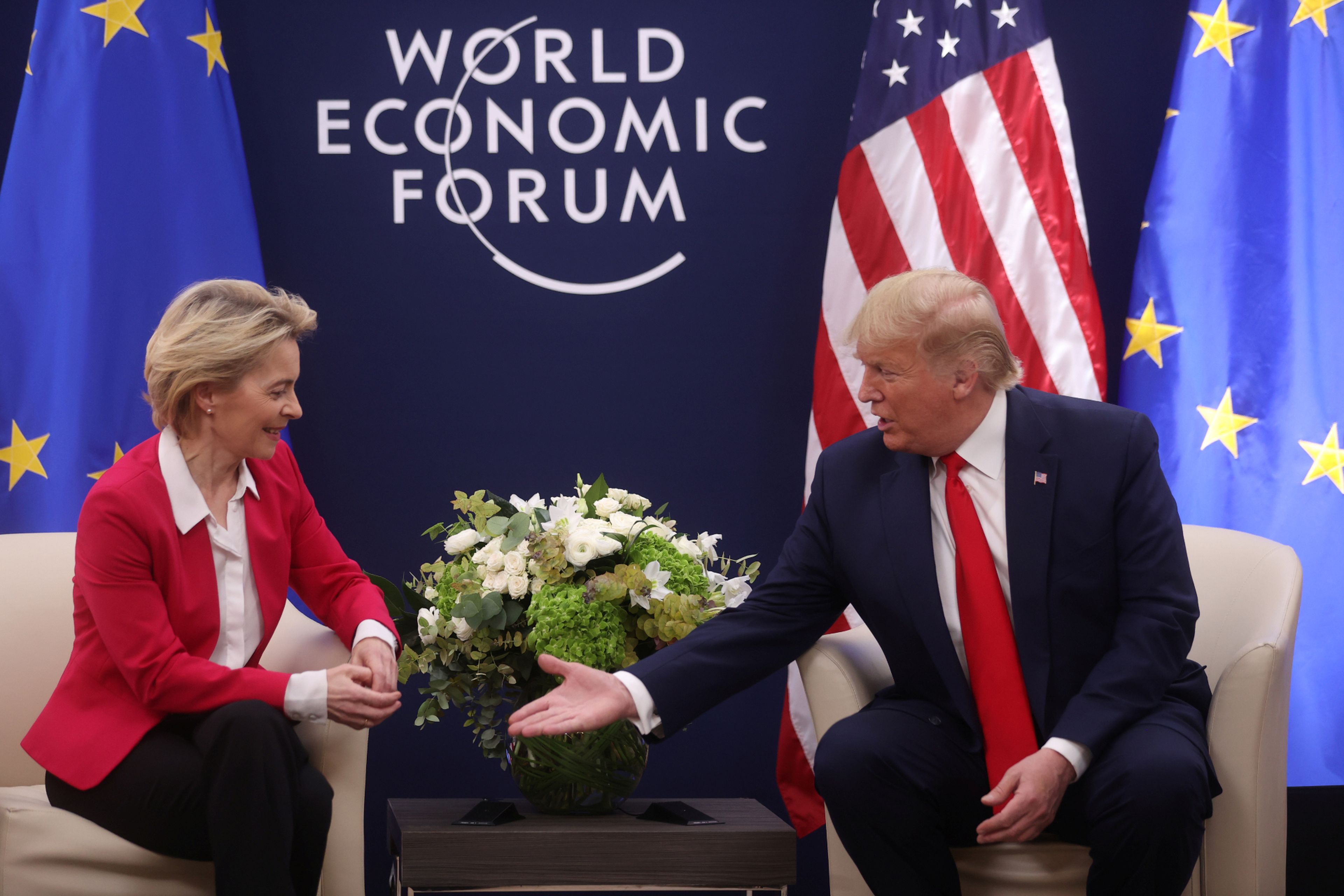 La presidenta de la Comisión Europea, Ursula von der Leyen, y el de EEUU, Donald Trump