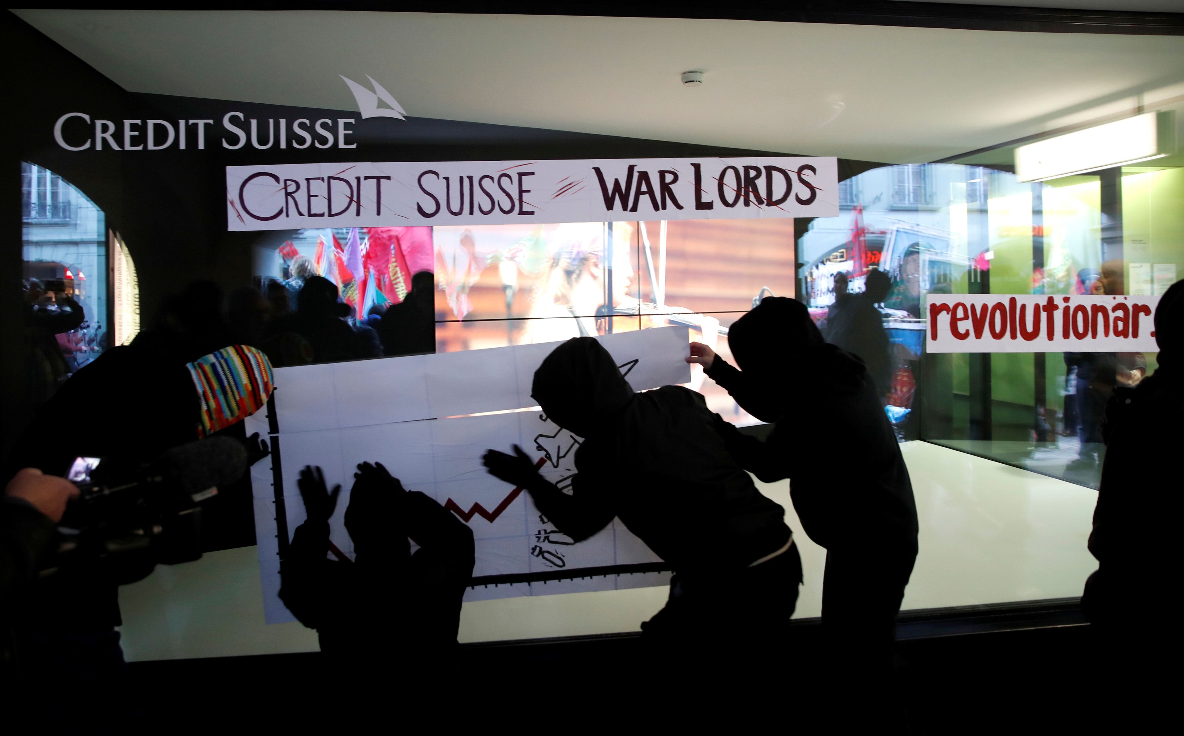 Protesta en el banco de inversión, Credit Suisse