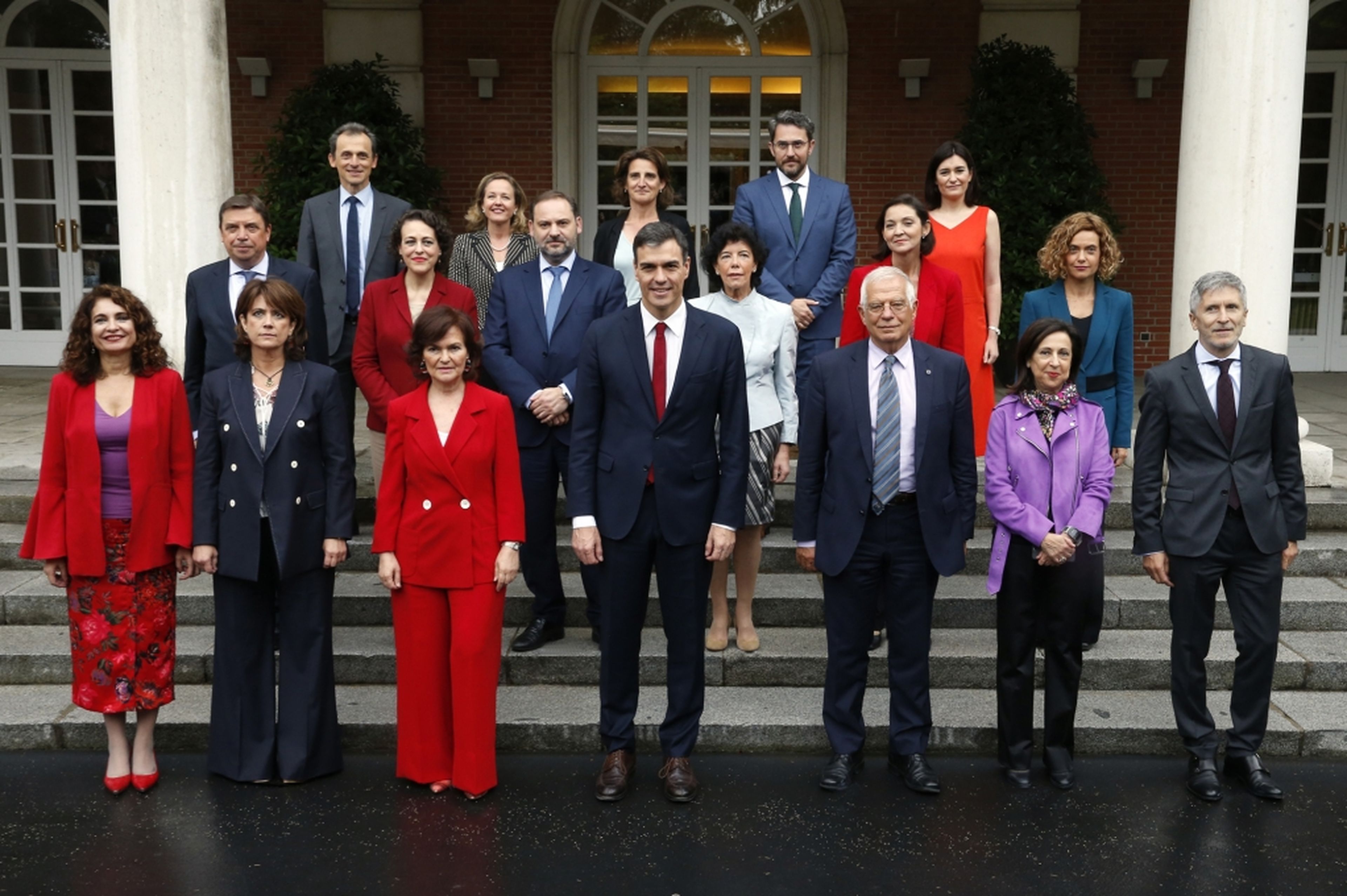Sánchez con su Gabinete de ministros.