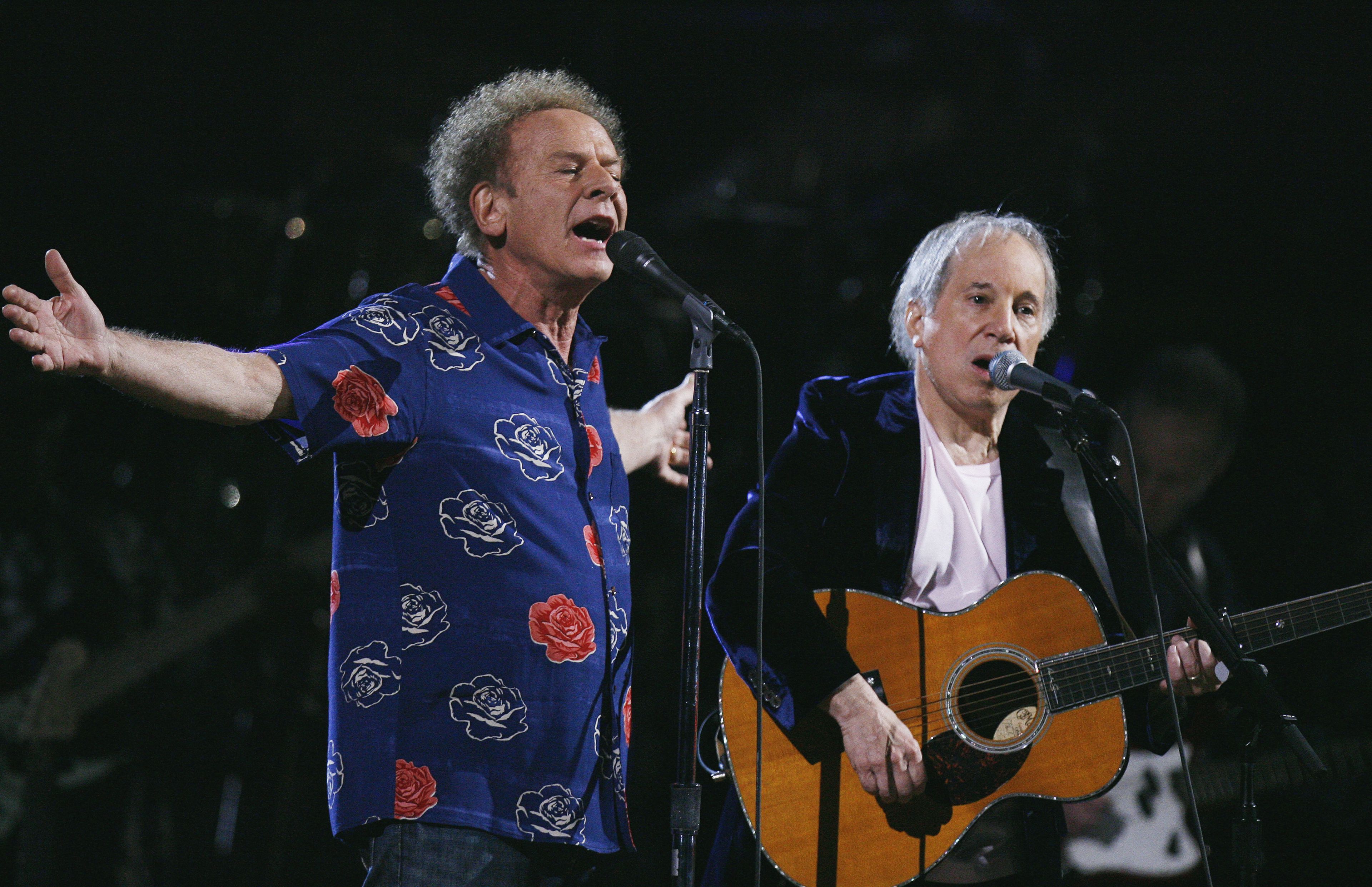 Simon & Garfunkel en un concierto en 2009.