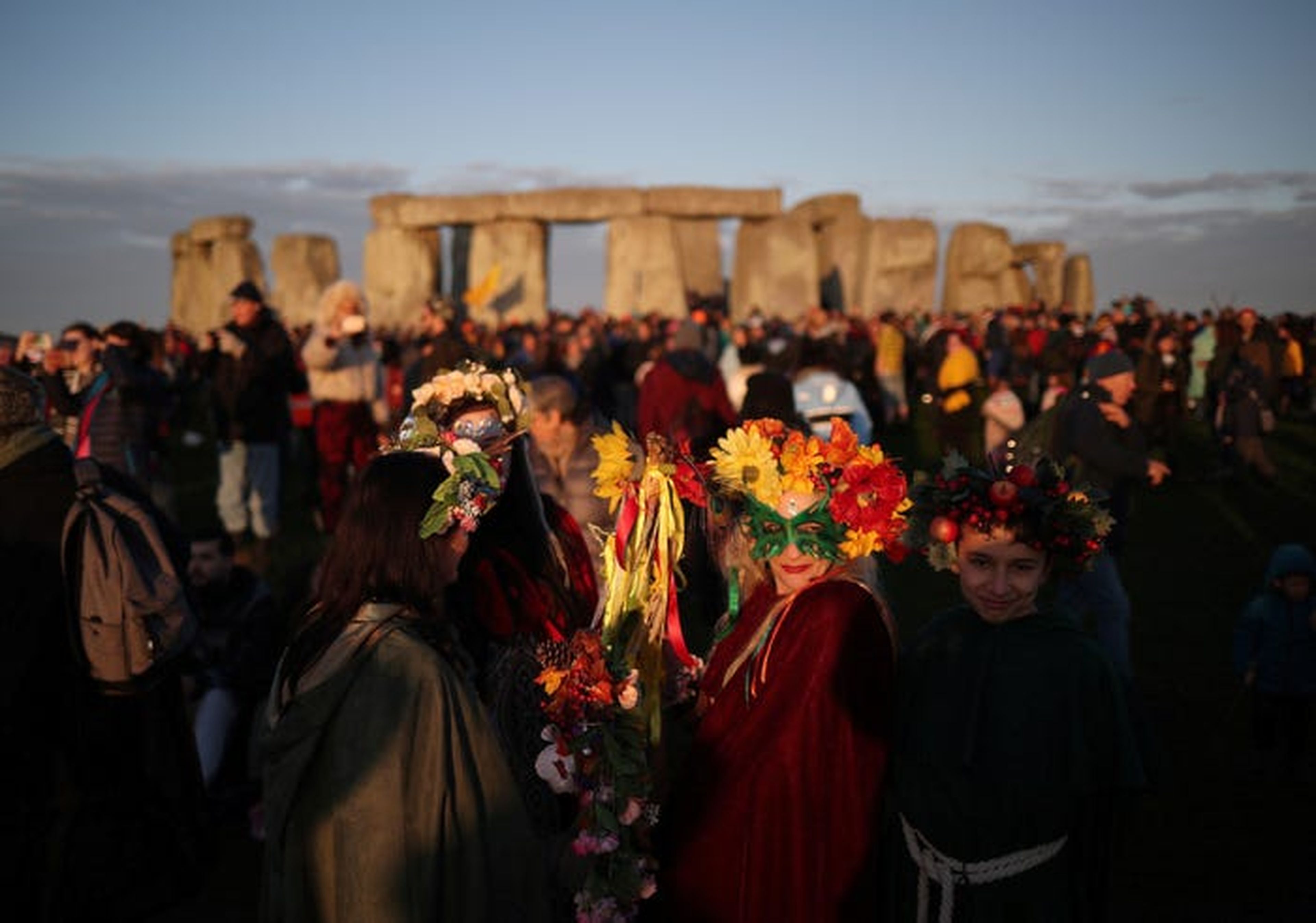 Los visitantes de Stonehenge ven el Solsticio de Verano.