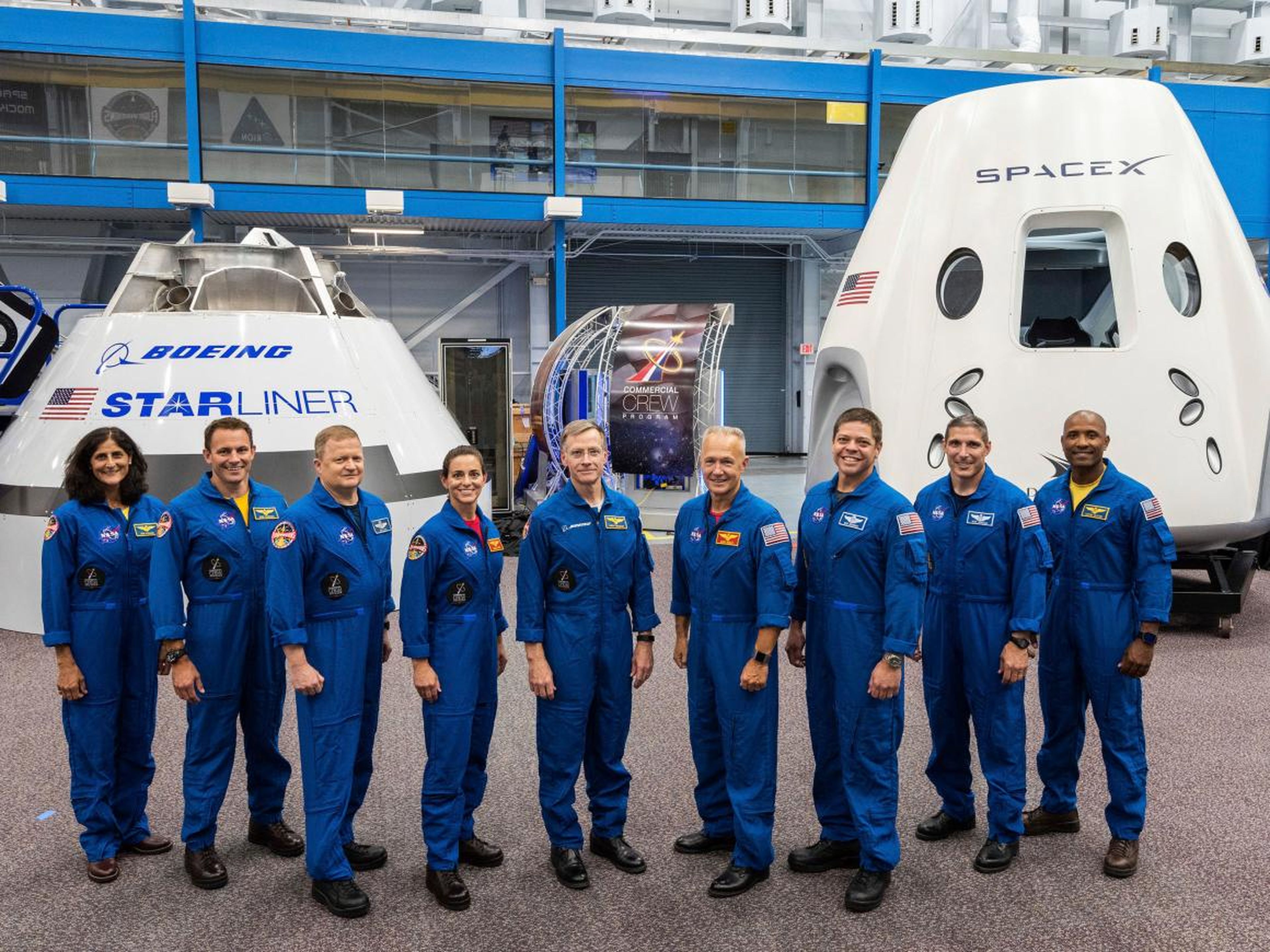 Los 9 astronautas que volarán en las primeras 4 misiones tripuladas del Crew Dragon y el CST-100 Starliner.