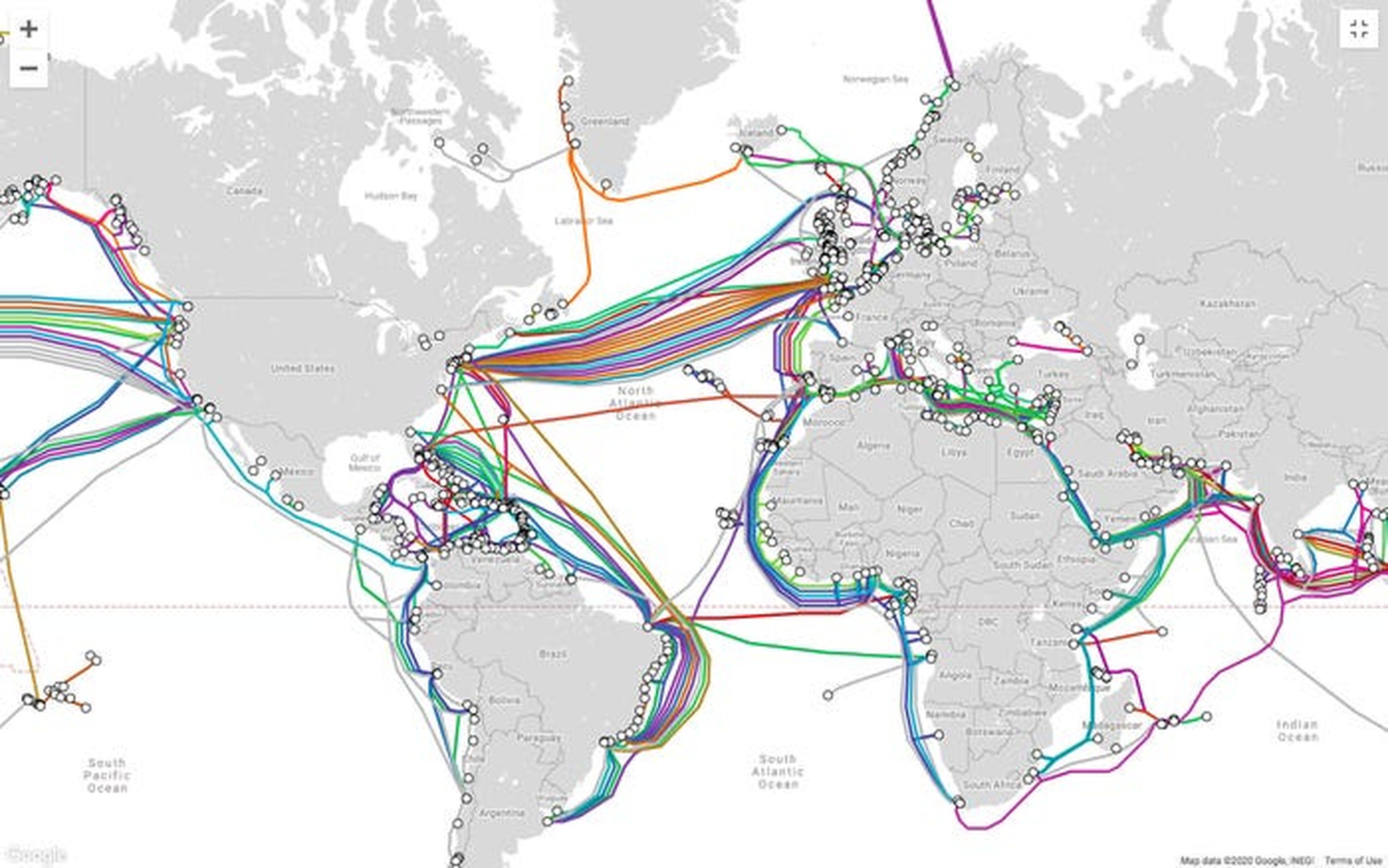 Este mapa muestra la red e cables submarinos en todo el mundo.