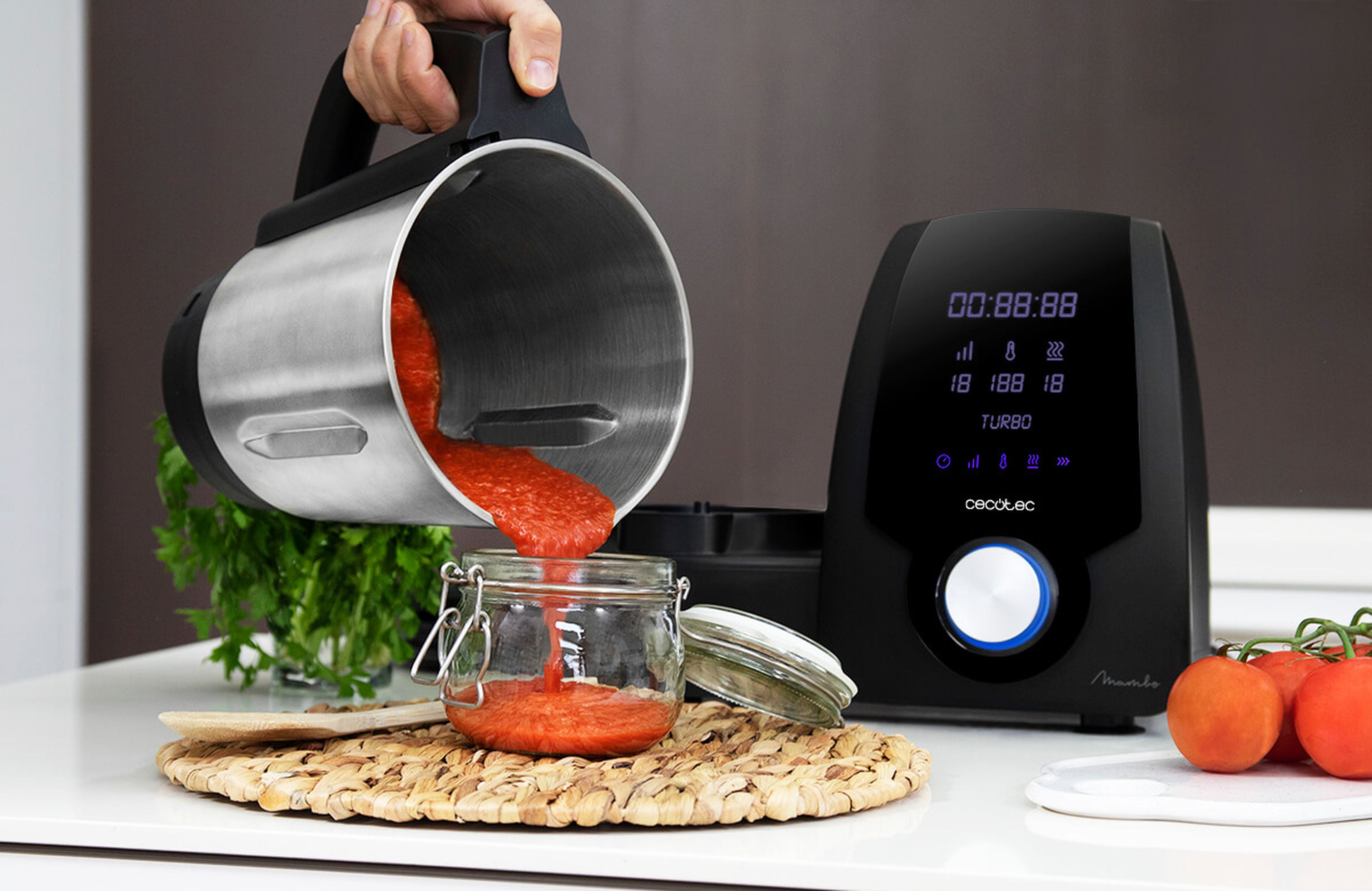 Este robot de cocina de Cecotec cuesta sólo 229 euros y es la perfecta  alternativa a la Thermomix