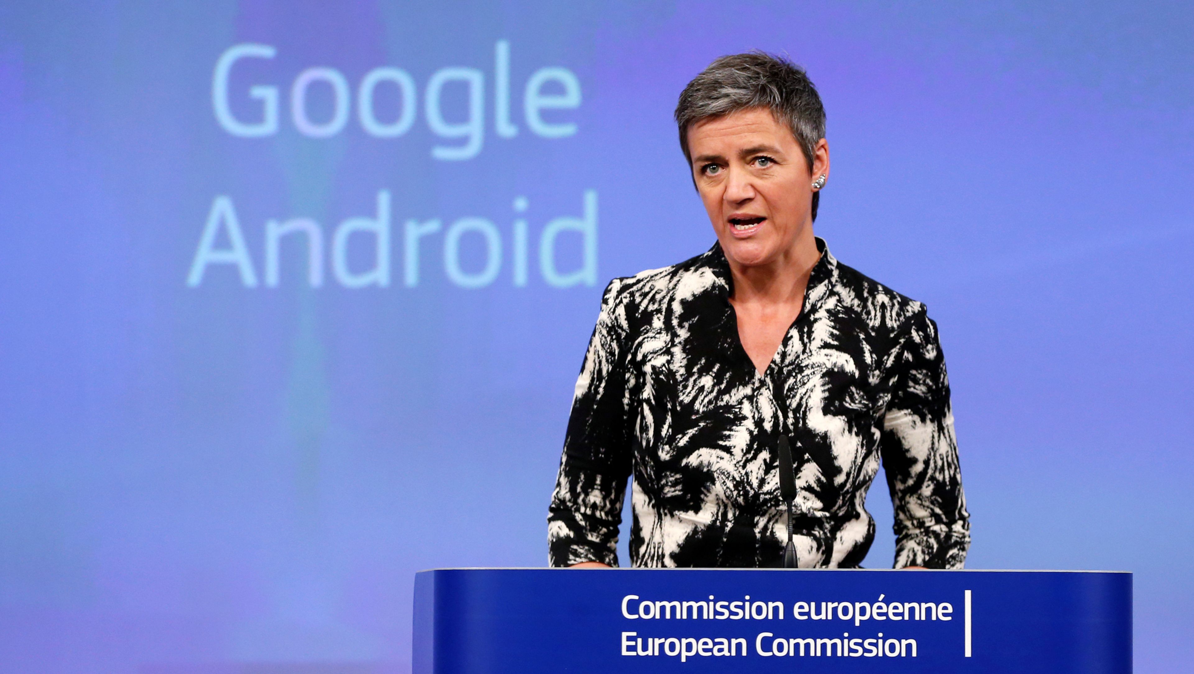 La comisaria europea de Competencia Margrethe Vestager en una comparecencia sobre las investigaciones a Google