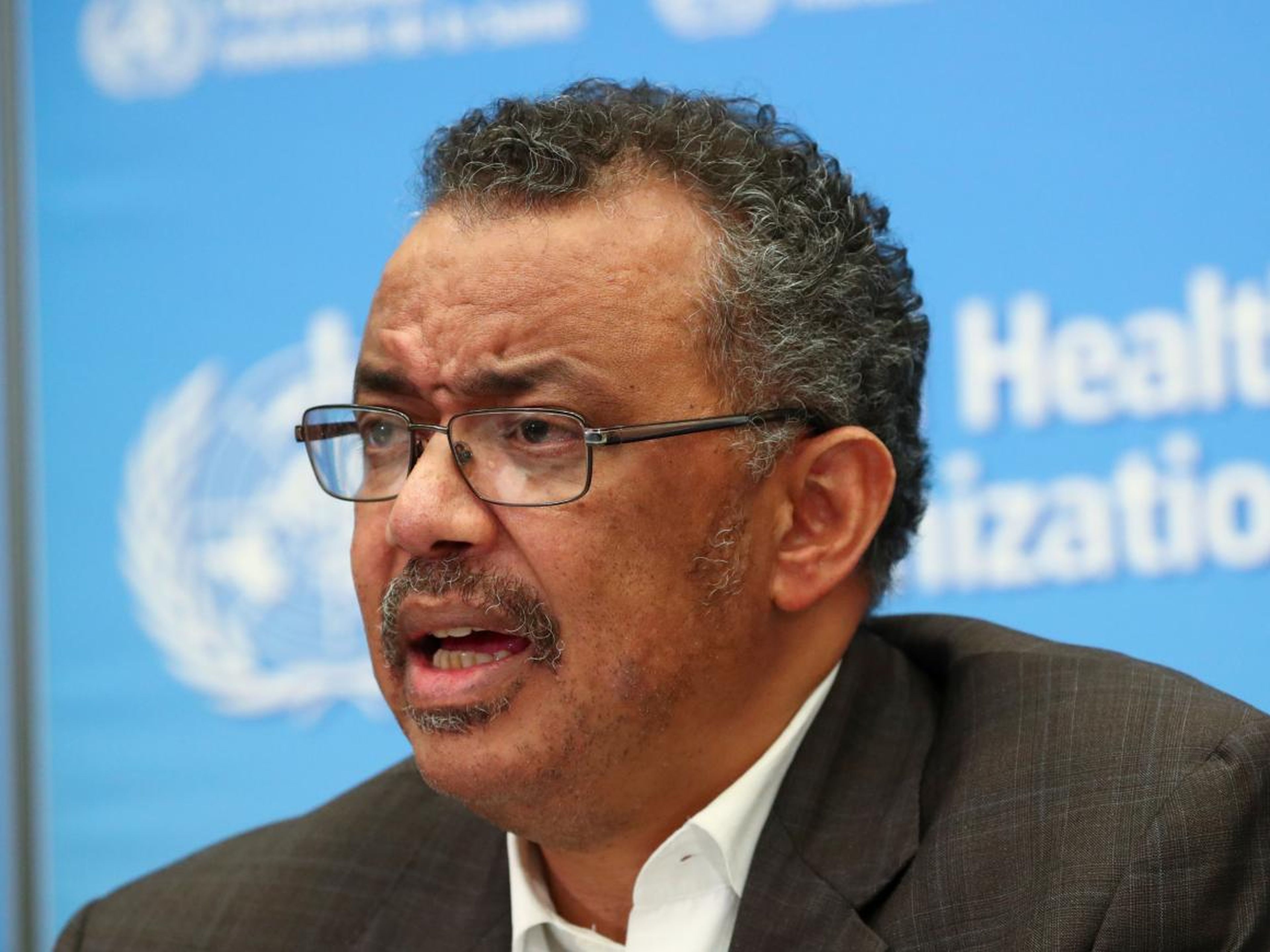 El Director General de la OMS, Tedros Adhanom Ghebreyesus, hablando durante una rueda de prensa en Ginebra, tuiteó que los casos de coronavirus fuera de China podrían ser "la punta del iceberg".