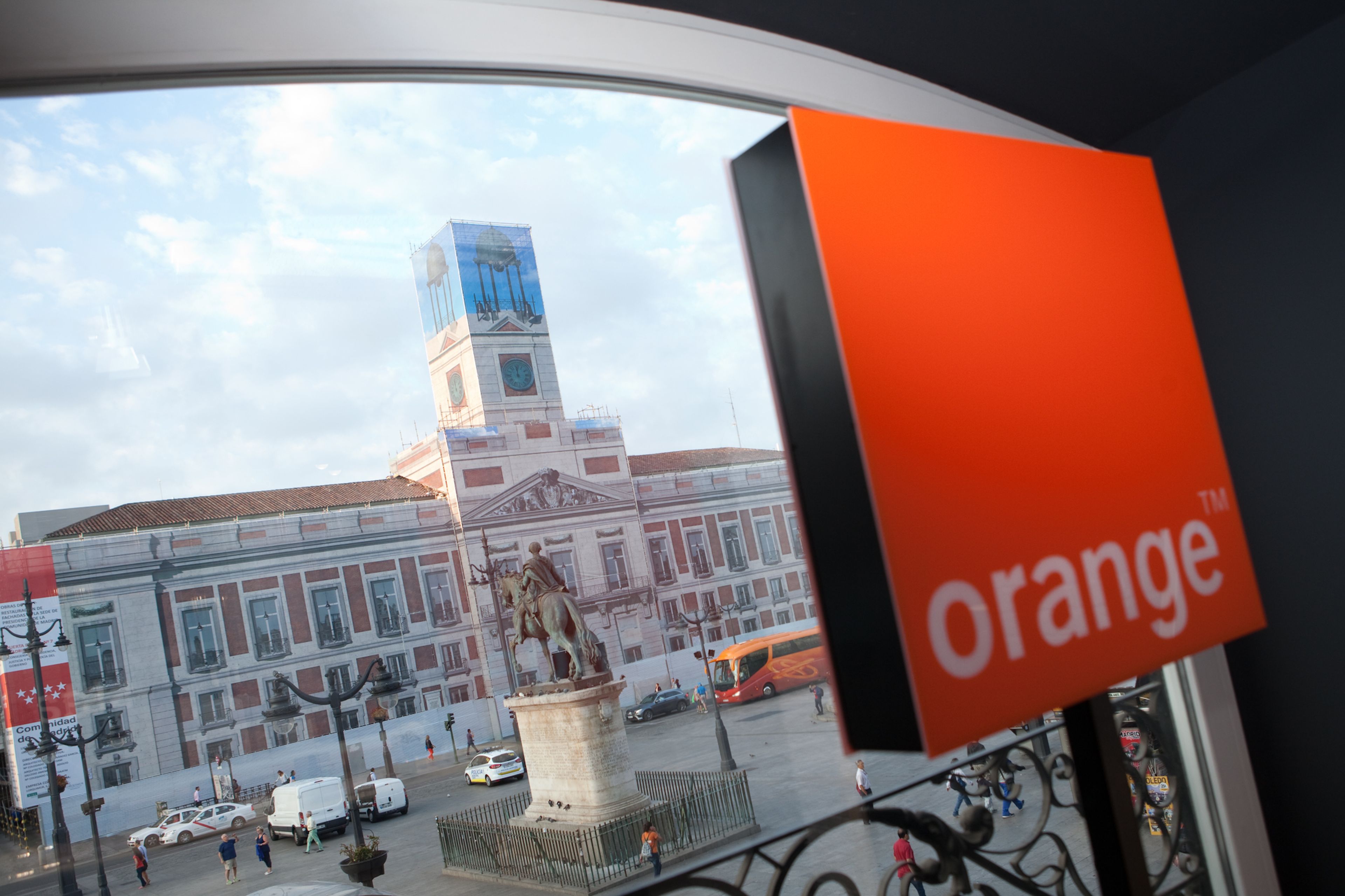 Una imagen desde la tienda Orange en la Puerta del Sol de Madrid.