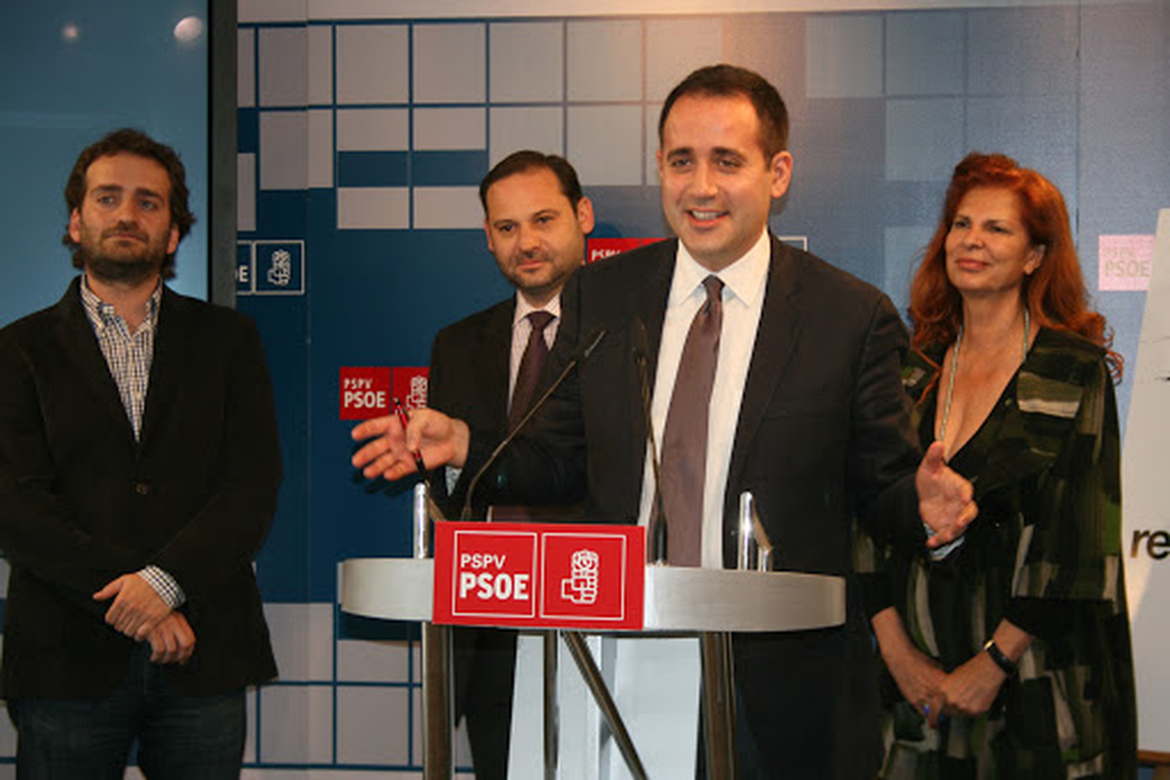 José Luis Ábalos junto al Grupo Municipal del PSPV-PSOE en el Ayuntamiento de Valencia.