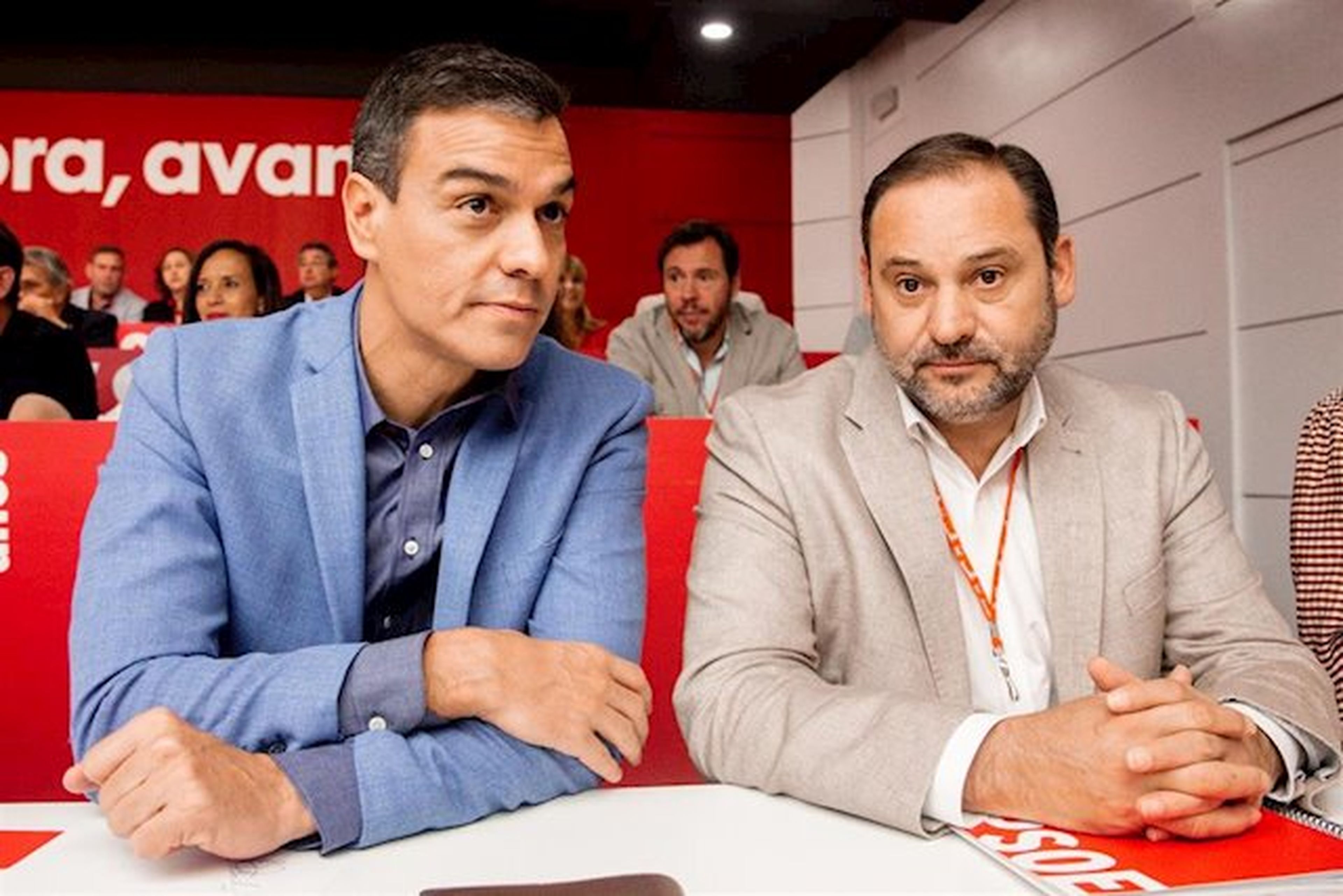 José Luis Ábalos y Pedro Sánchez en una Ejecutiva del PSOE.