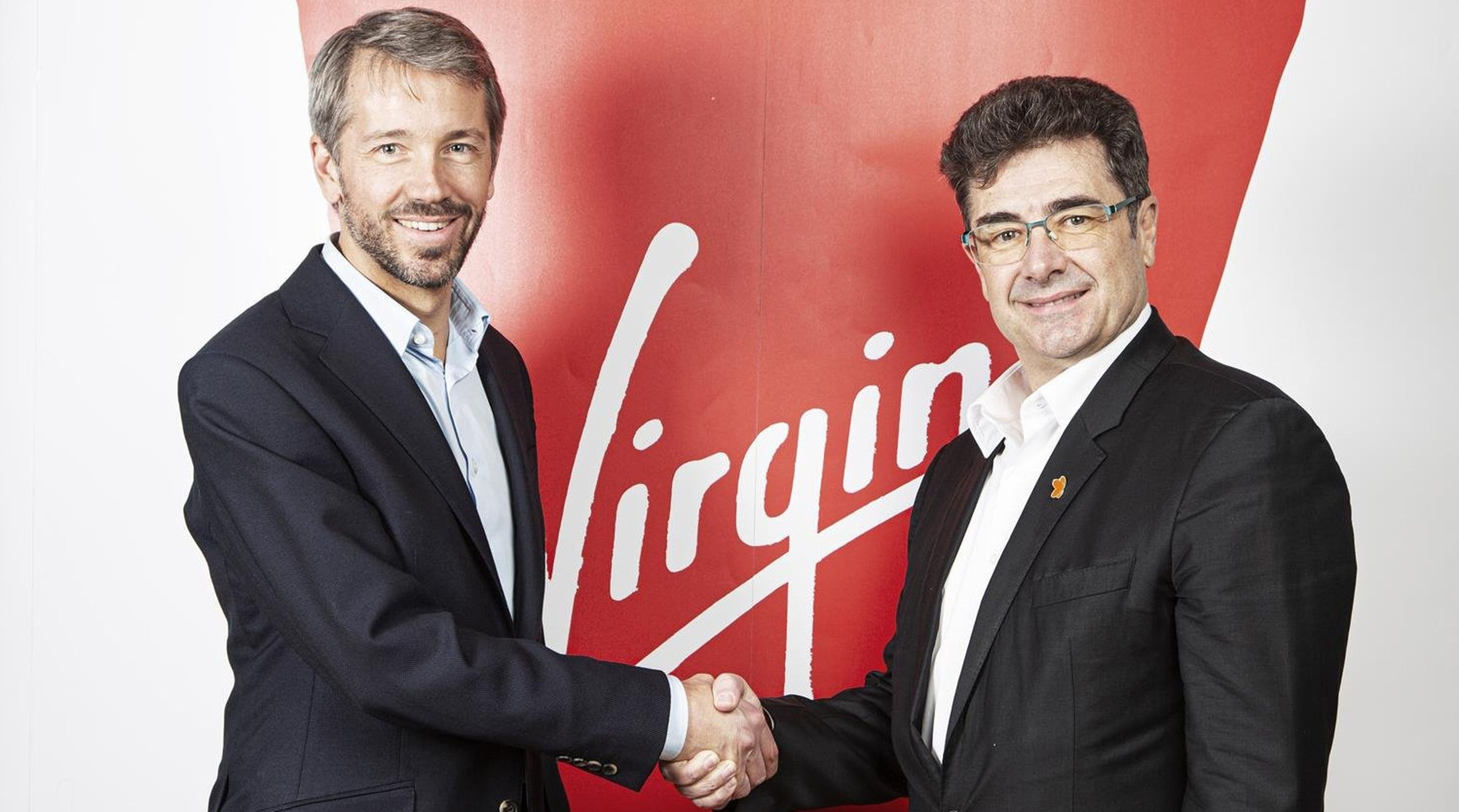 Josh Bayliss, CEO del Grupo Virgin, y José Miguel García, CEO del Grupo Euskaltel
