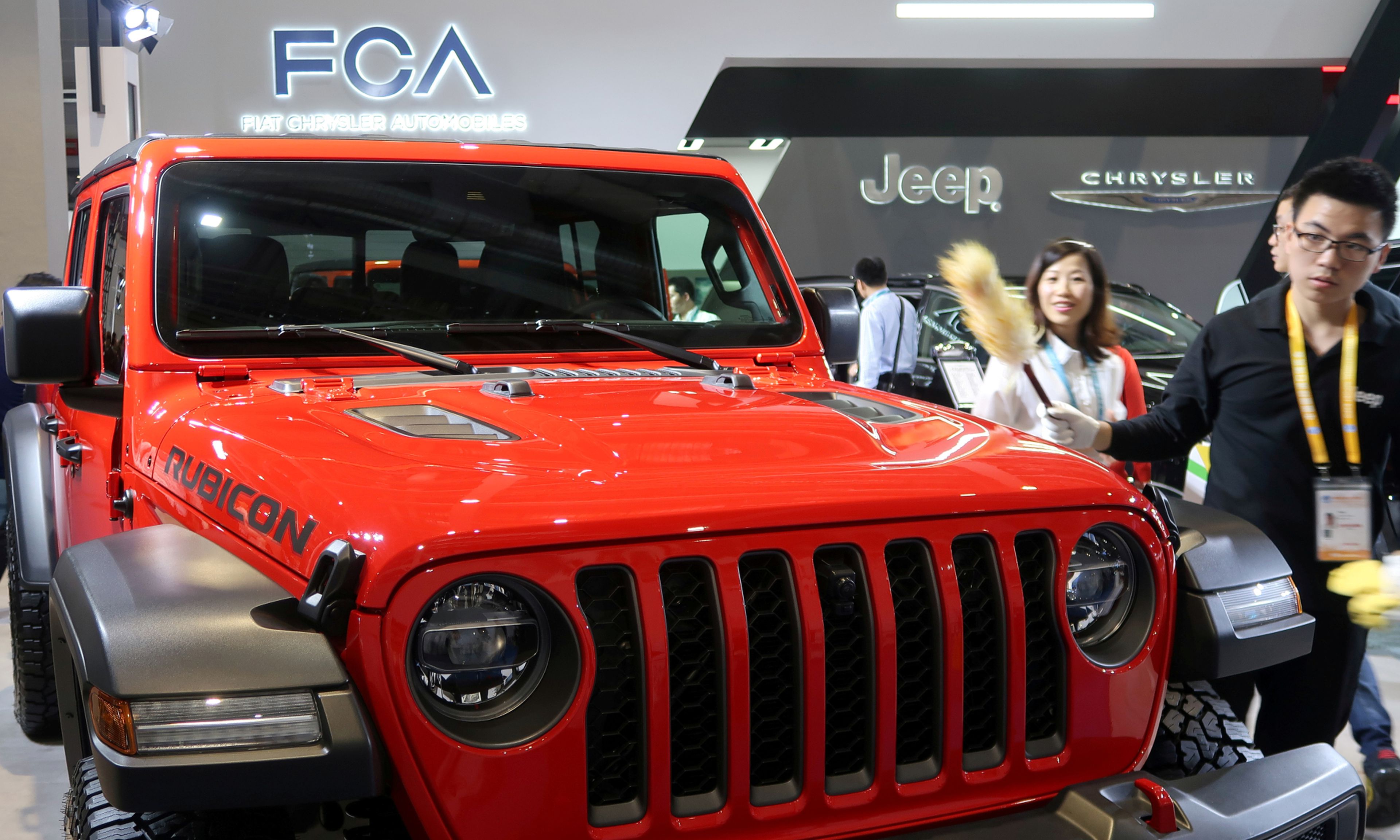 Un modelo de Jeep en el stand de FCA en la Feria del Automóvil de Shanghai