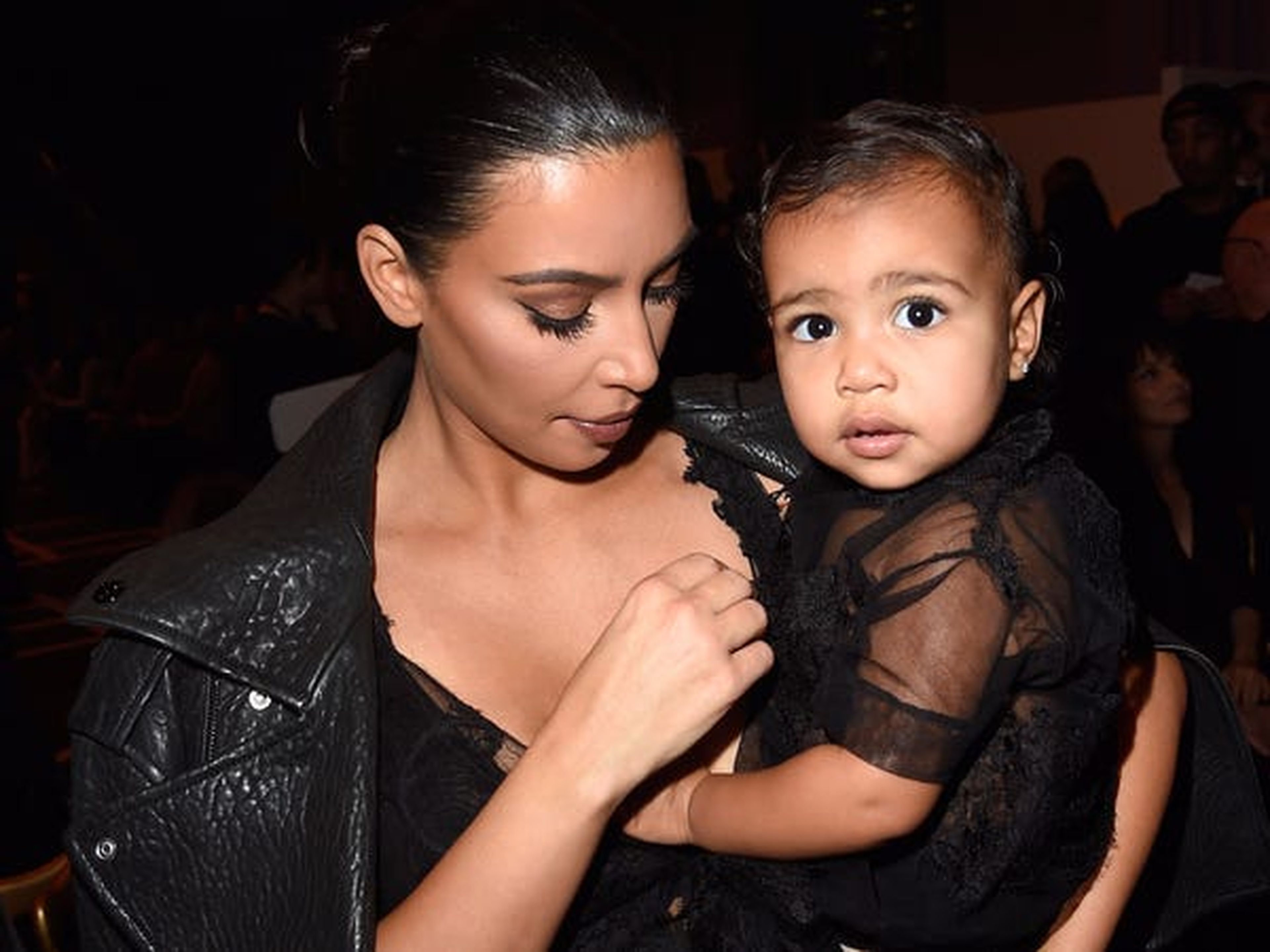 Kim Kardashian West llevó al bebé North West a la Semana de la Moda de París en 2014.