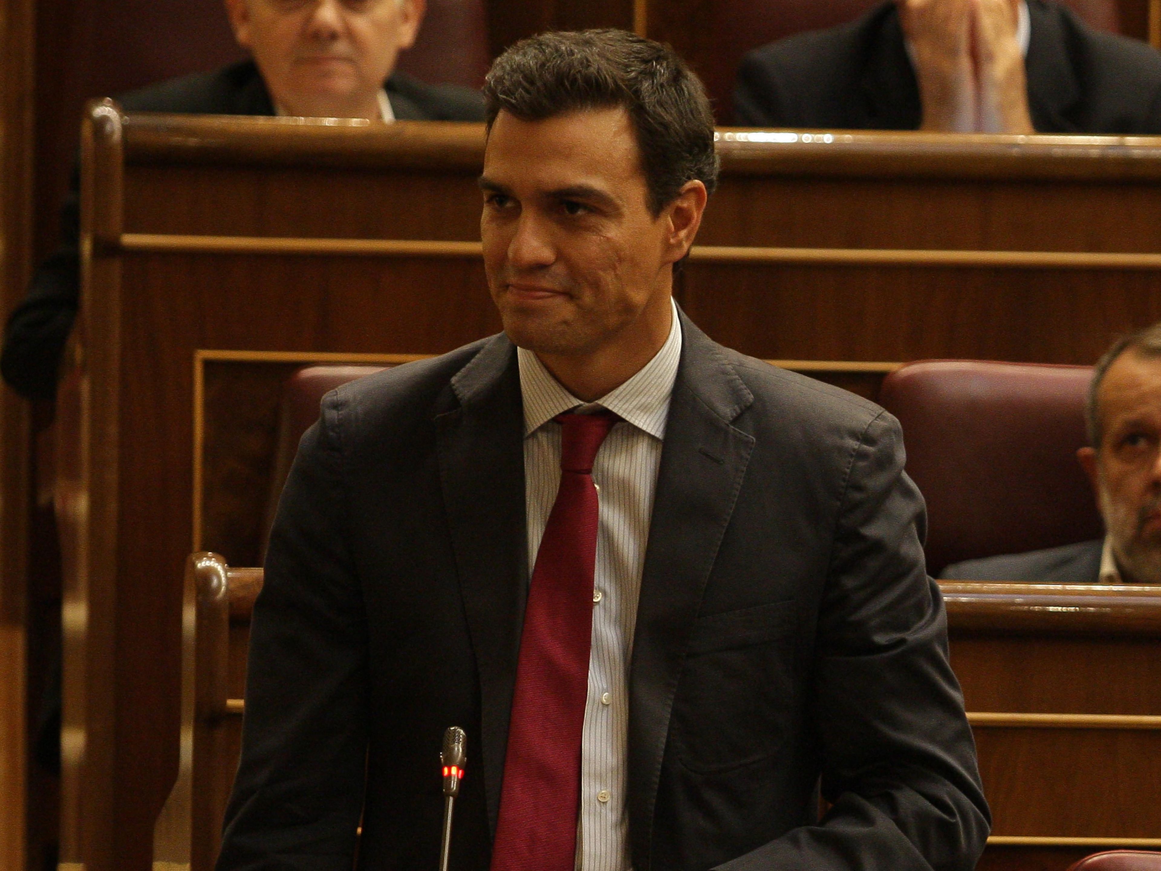 Pedro Sánchez tomando posesión como diputado por primera vez (2009).