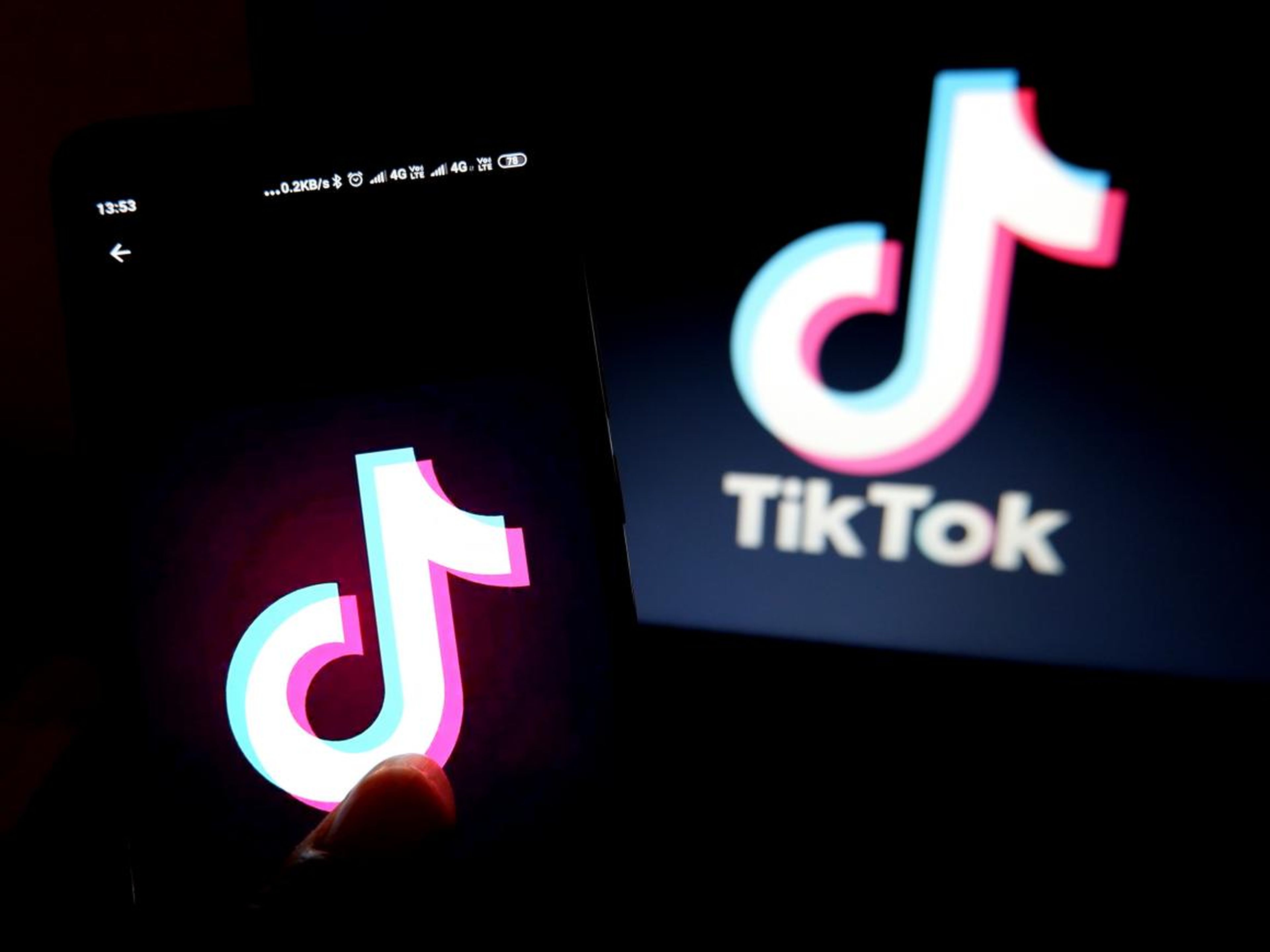 TikTok permite a los usuarios crear videos cortos de hasta 60 segundos de duración.
