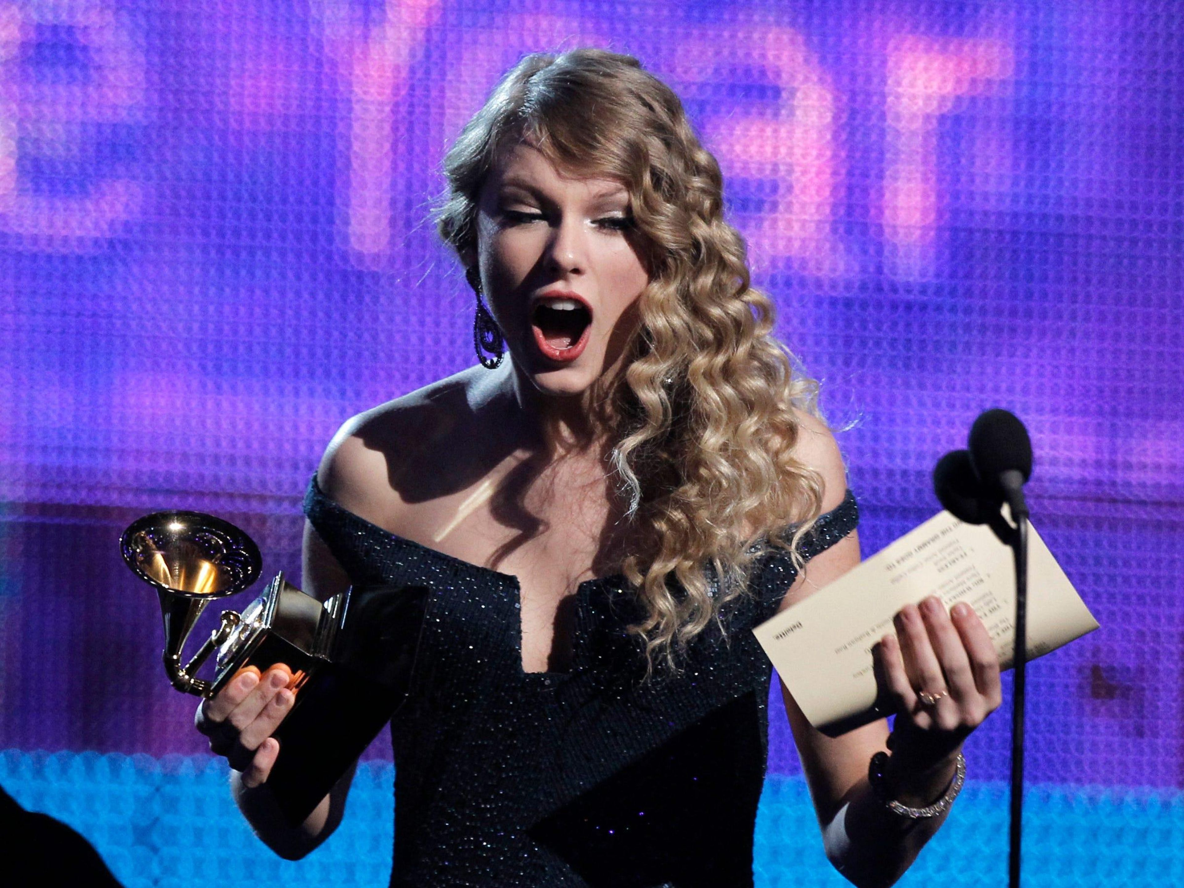 En 2010, Taylor Swift se convirtió en el artista más joven en ganar el Álbum del Año.