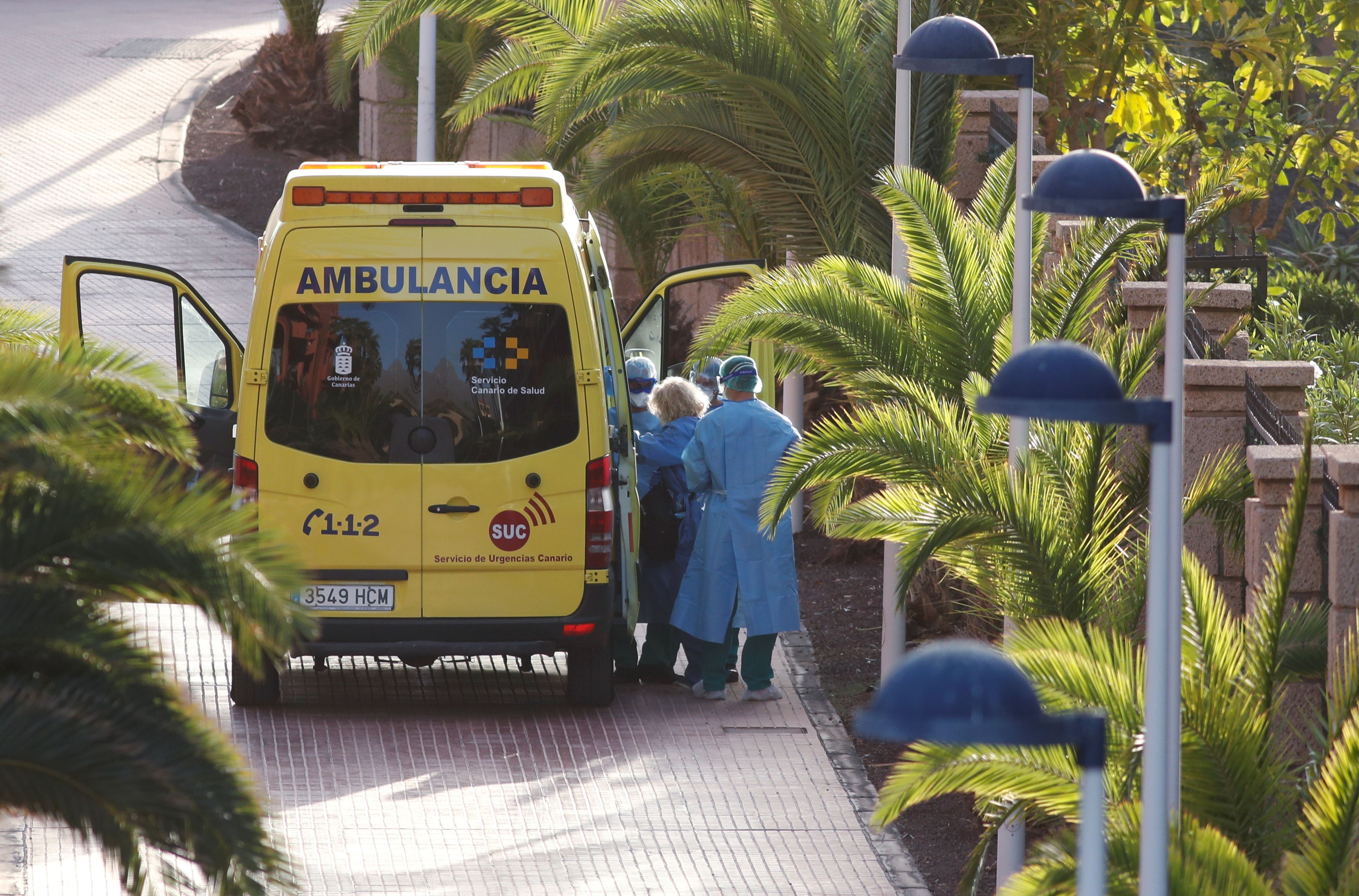 Ambulancia atendiendo un posible caso de coronavirus