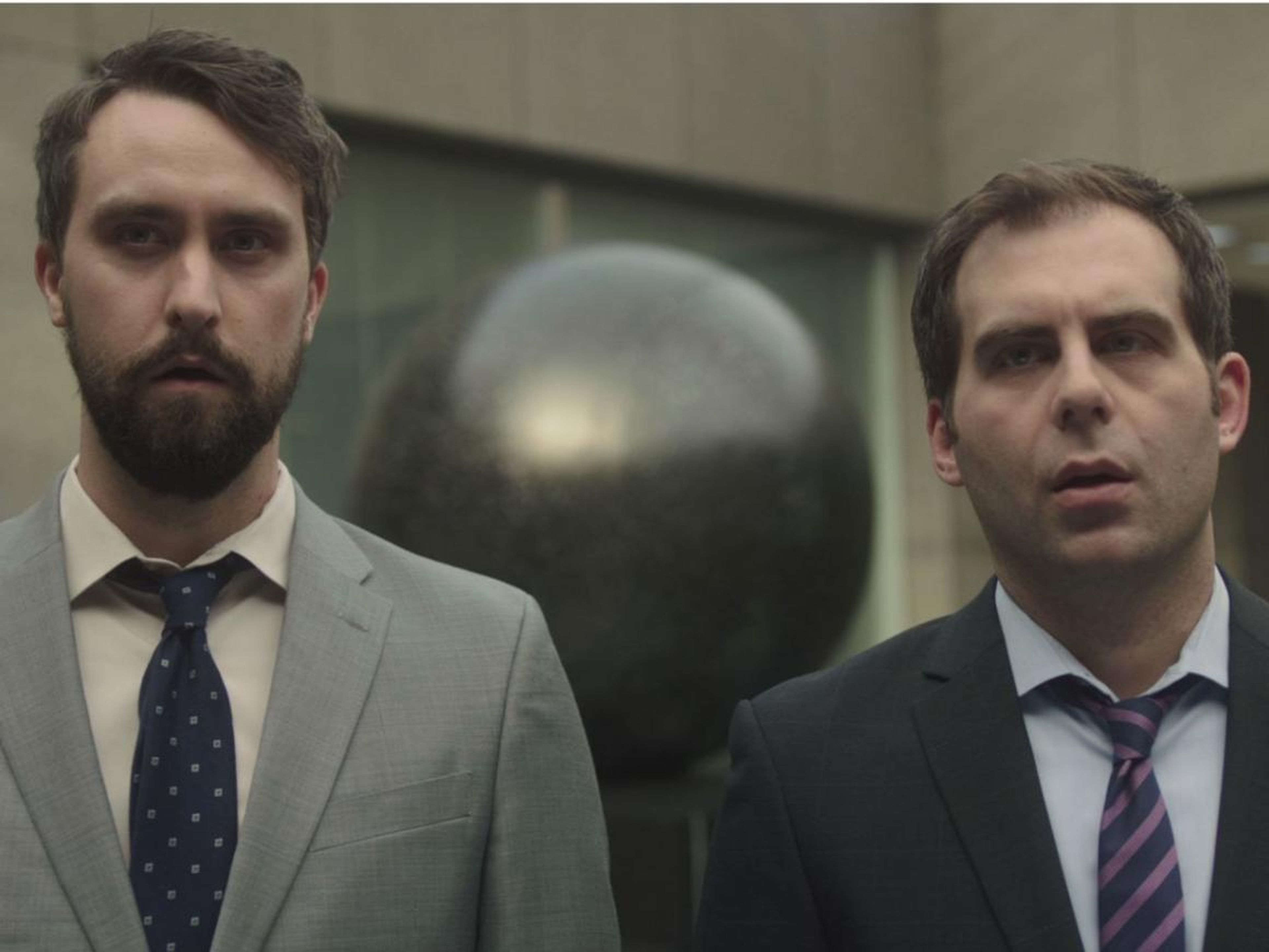 Matt Ingebretson y Jake Weisman protagonizan 'Corporate' de Comedy Central.