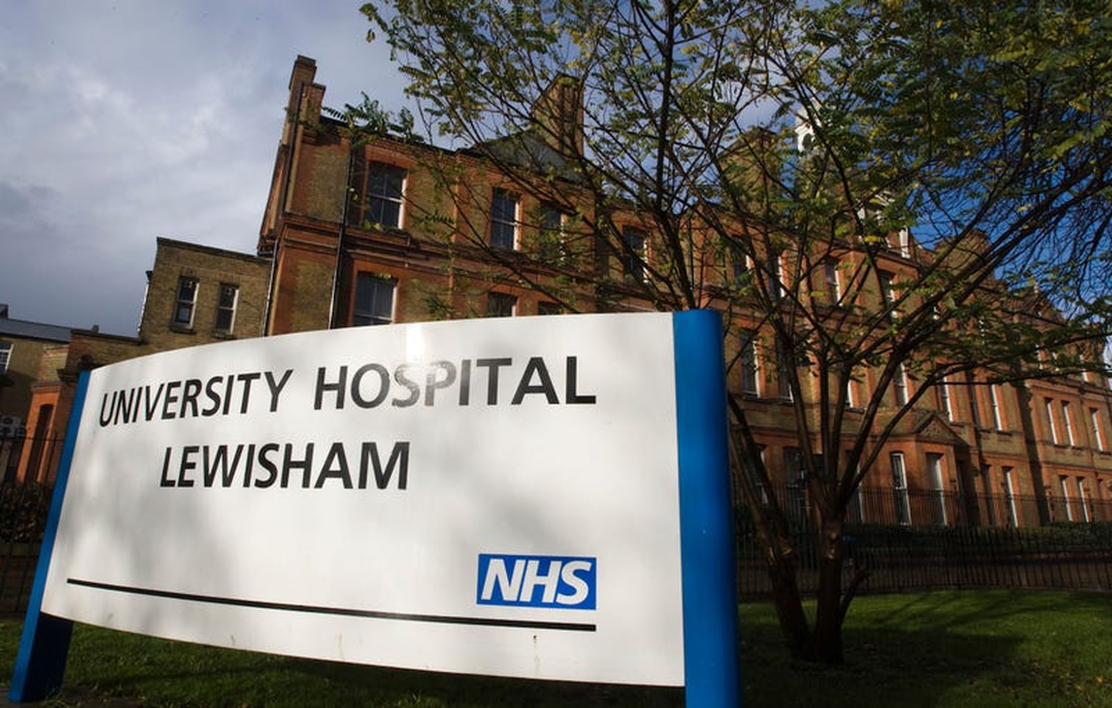 Hospital Universitario Lewisham en Londres, donde una paciente con coronavirus llegó en un Uber el 13 de febrero.