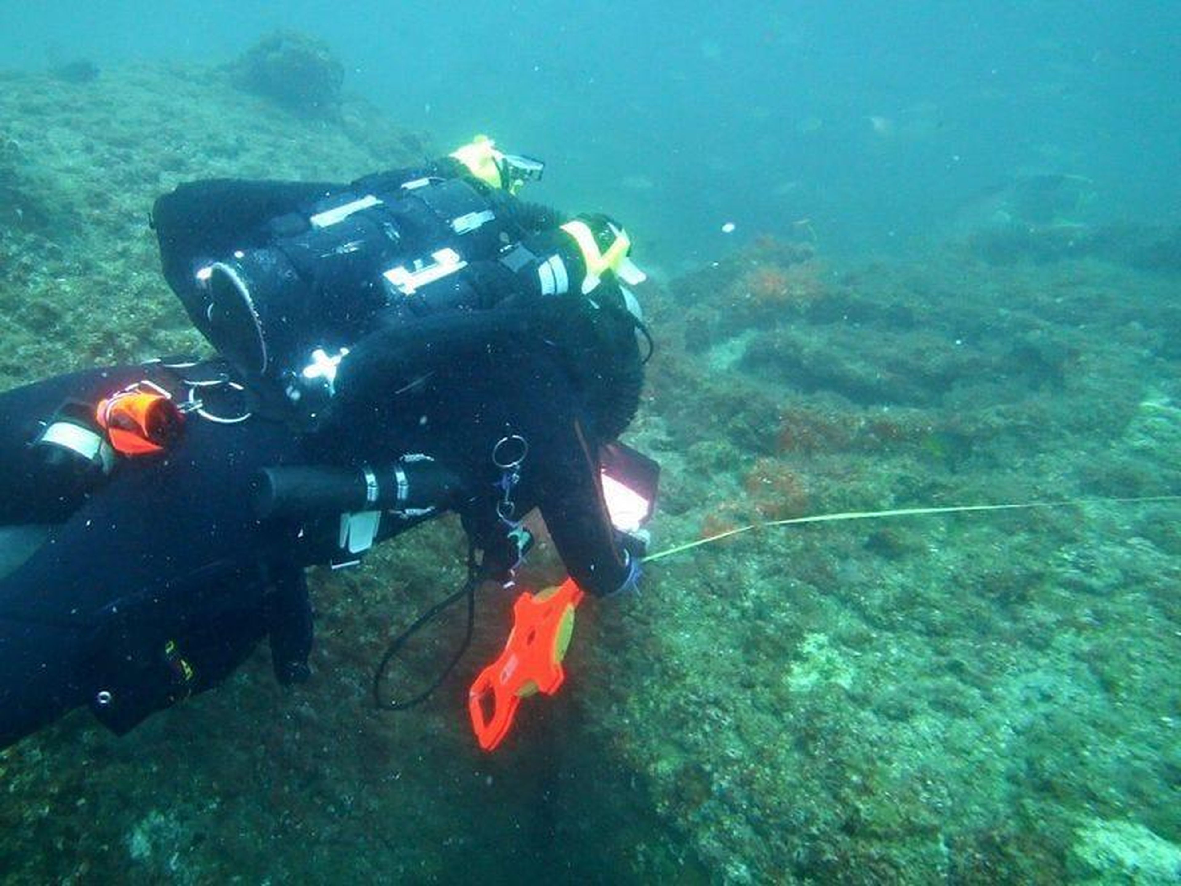 Los investigadores se sumergen para descubrir más sobre los restos del 'SS Cotopaxi', que desapareció hace casi 100 años.