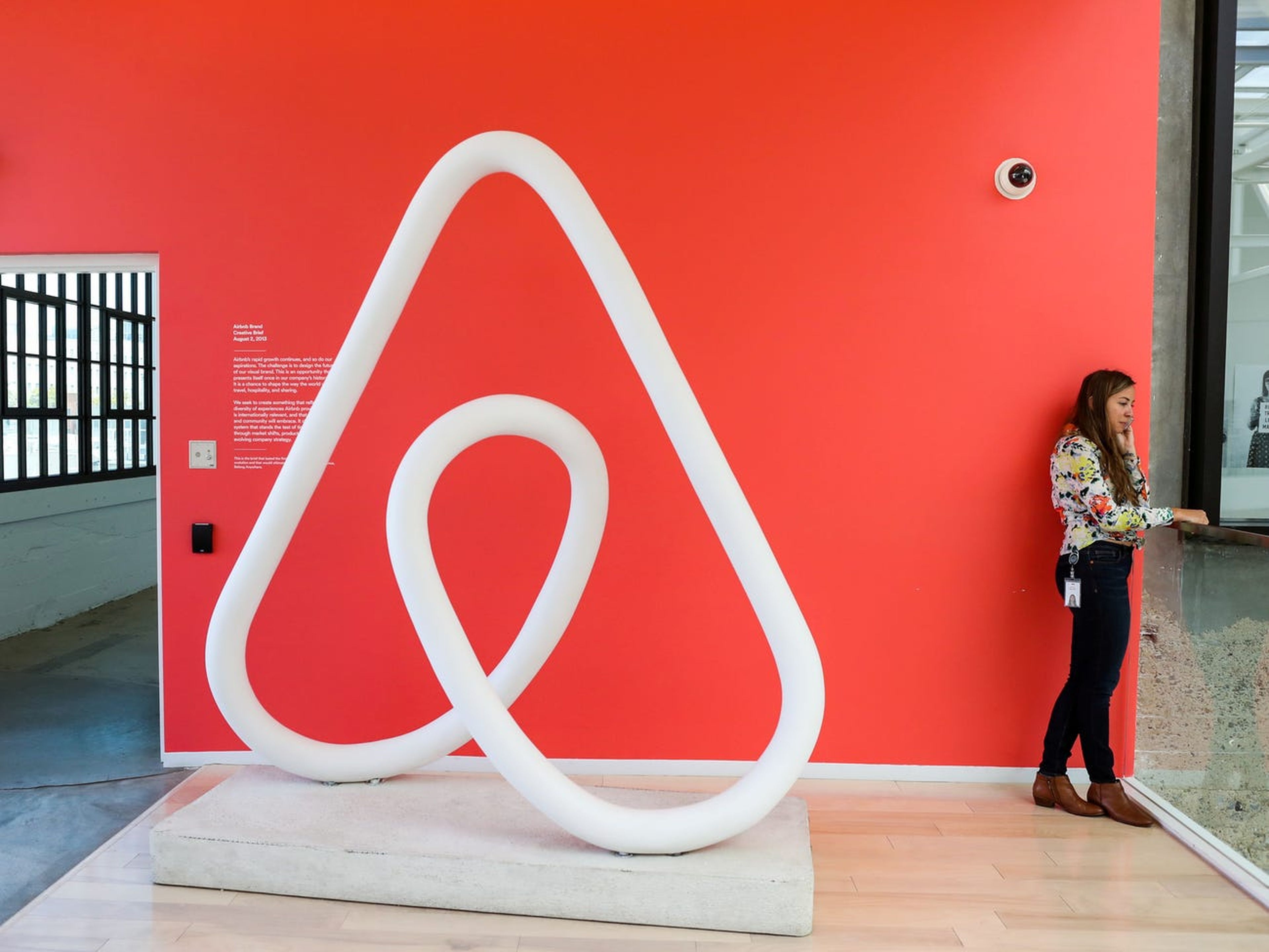 logo de Airbnb