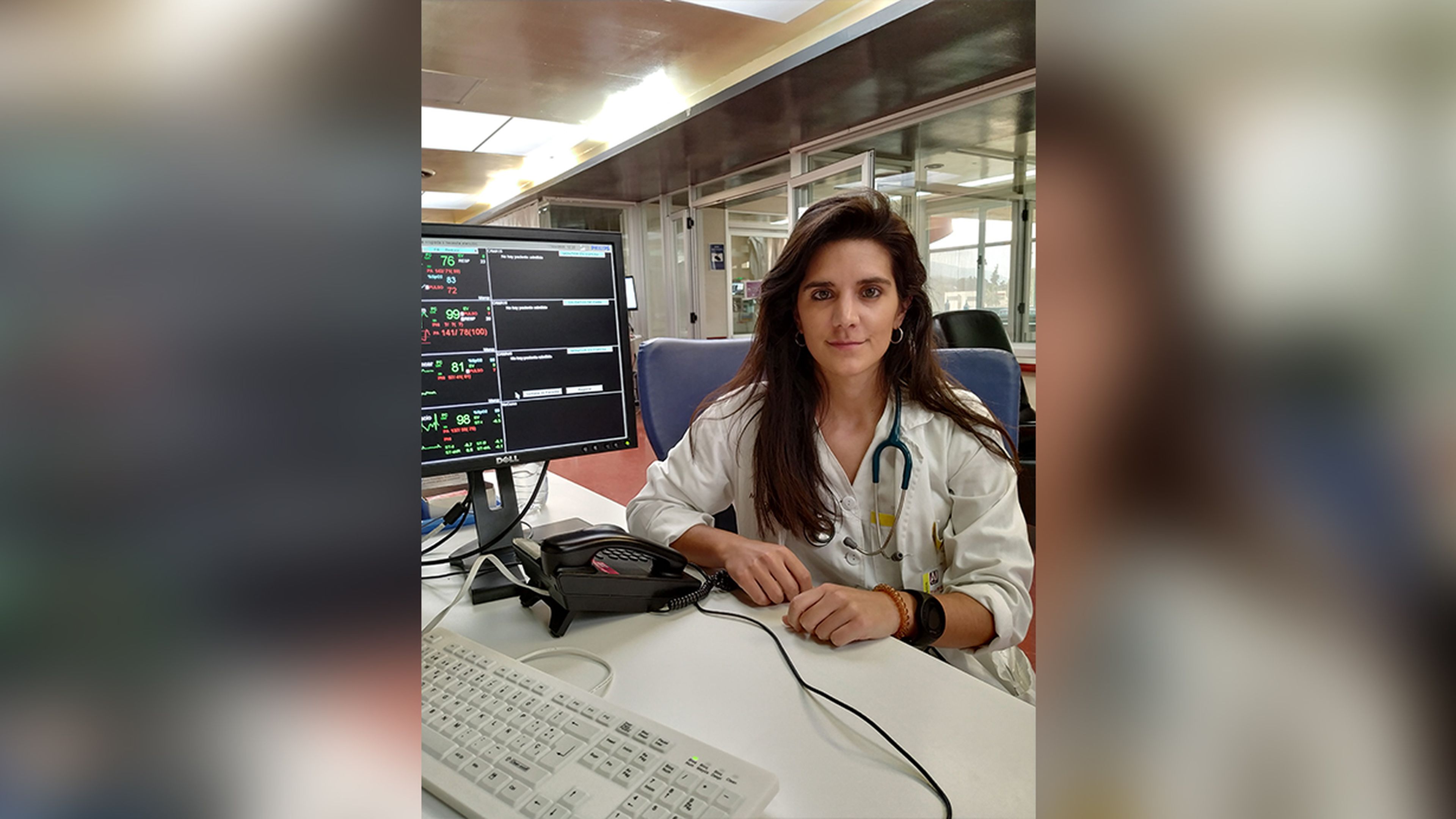Mónica Valer, médico en la UCI de un hospital de Murcia.