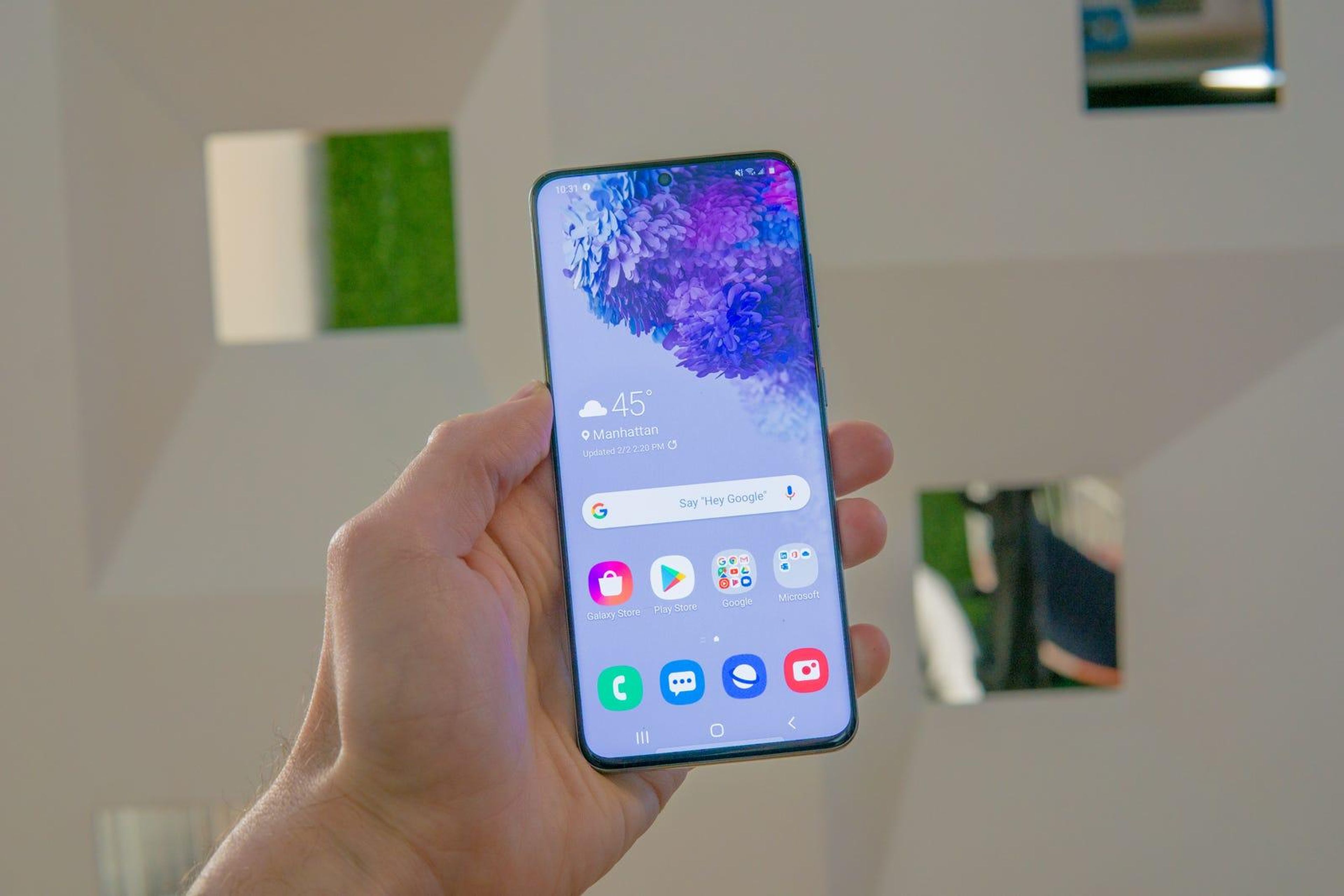 Overall, the experience of using the Galaxy S10 probably isn't all that different than the Galaxy S20.