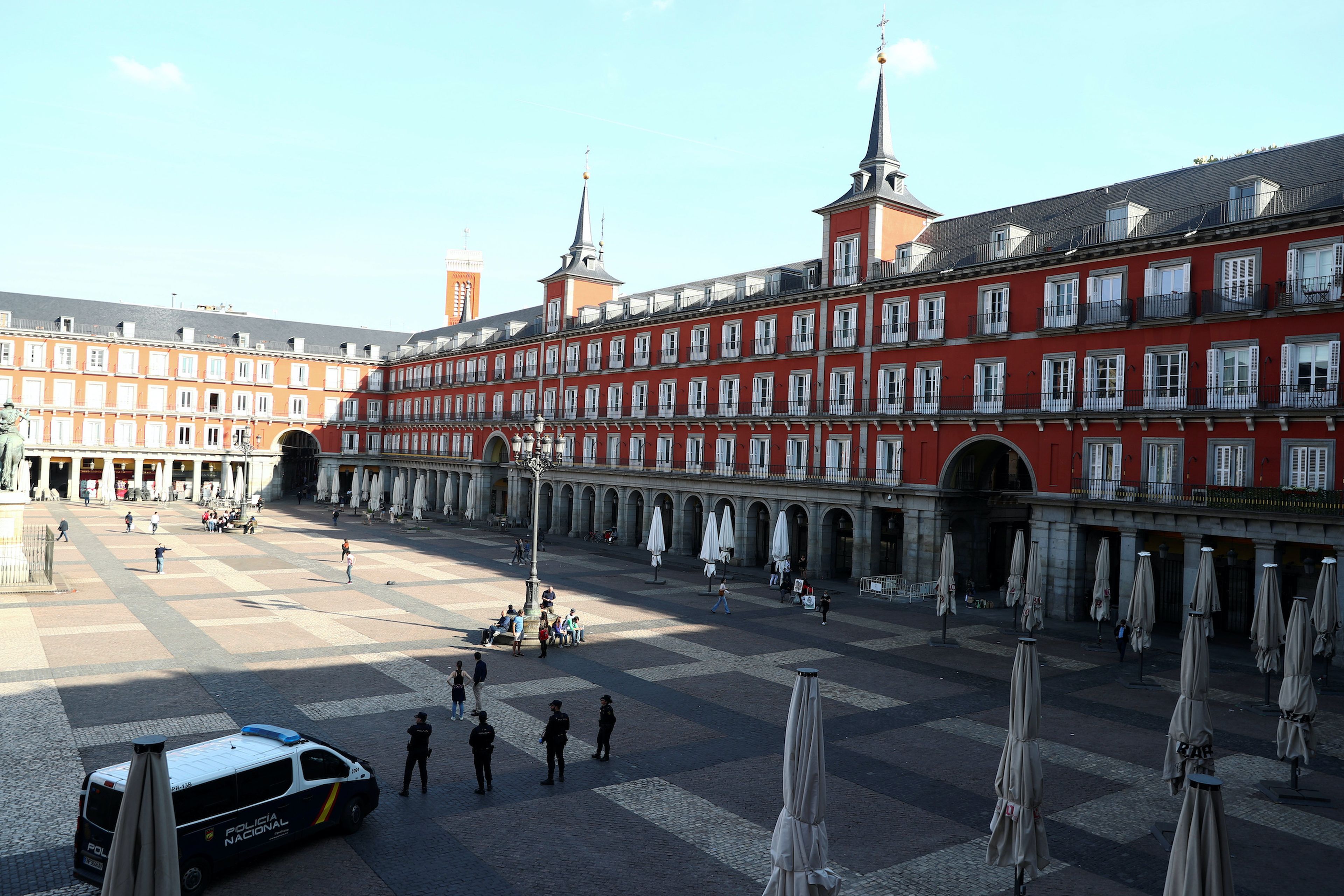 Primer día de estado de alarma: Plaza Mayor de Madrid