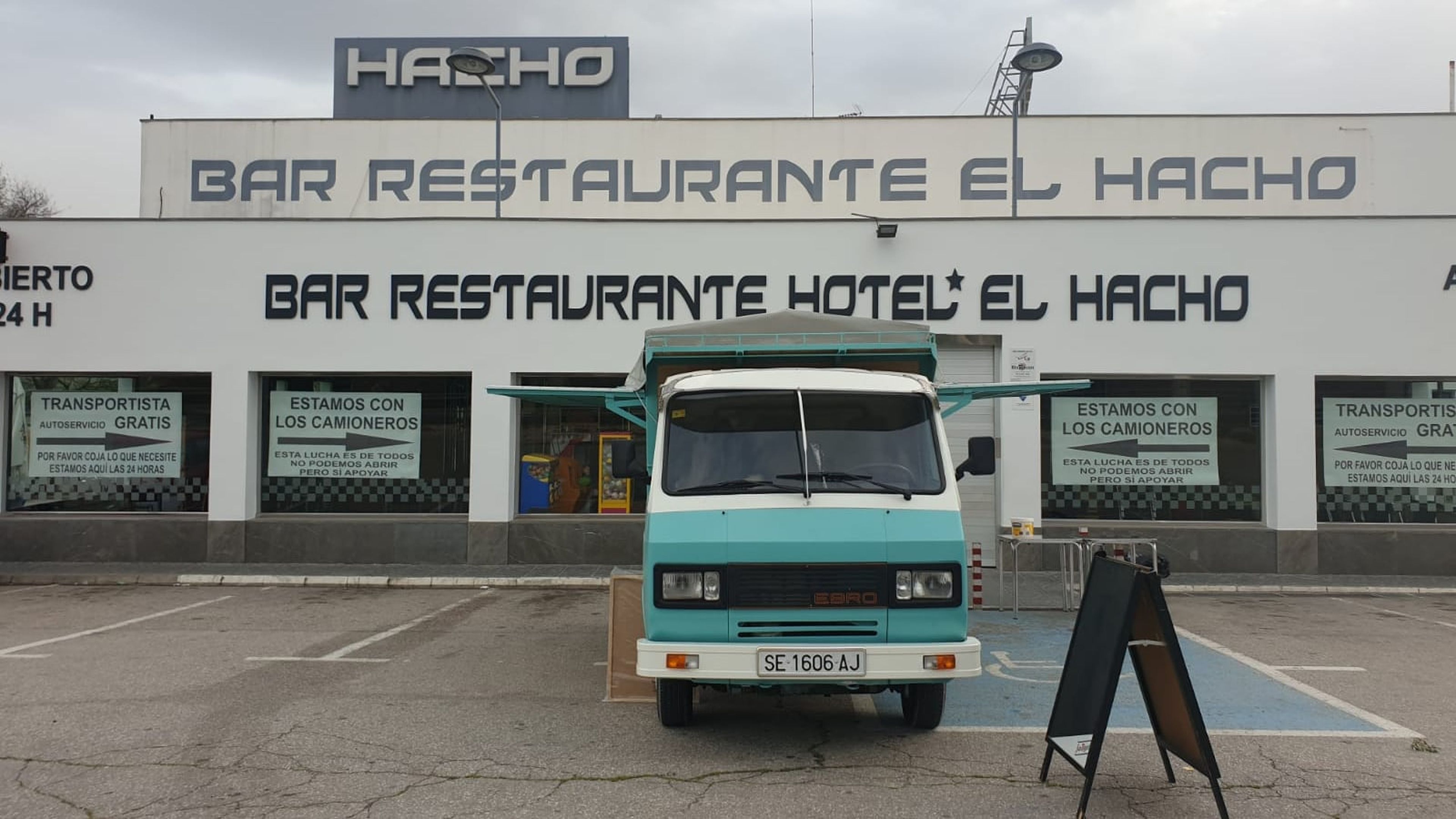 Restaurante El Hacho, héroe contra el coronavirus.