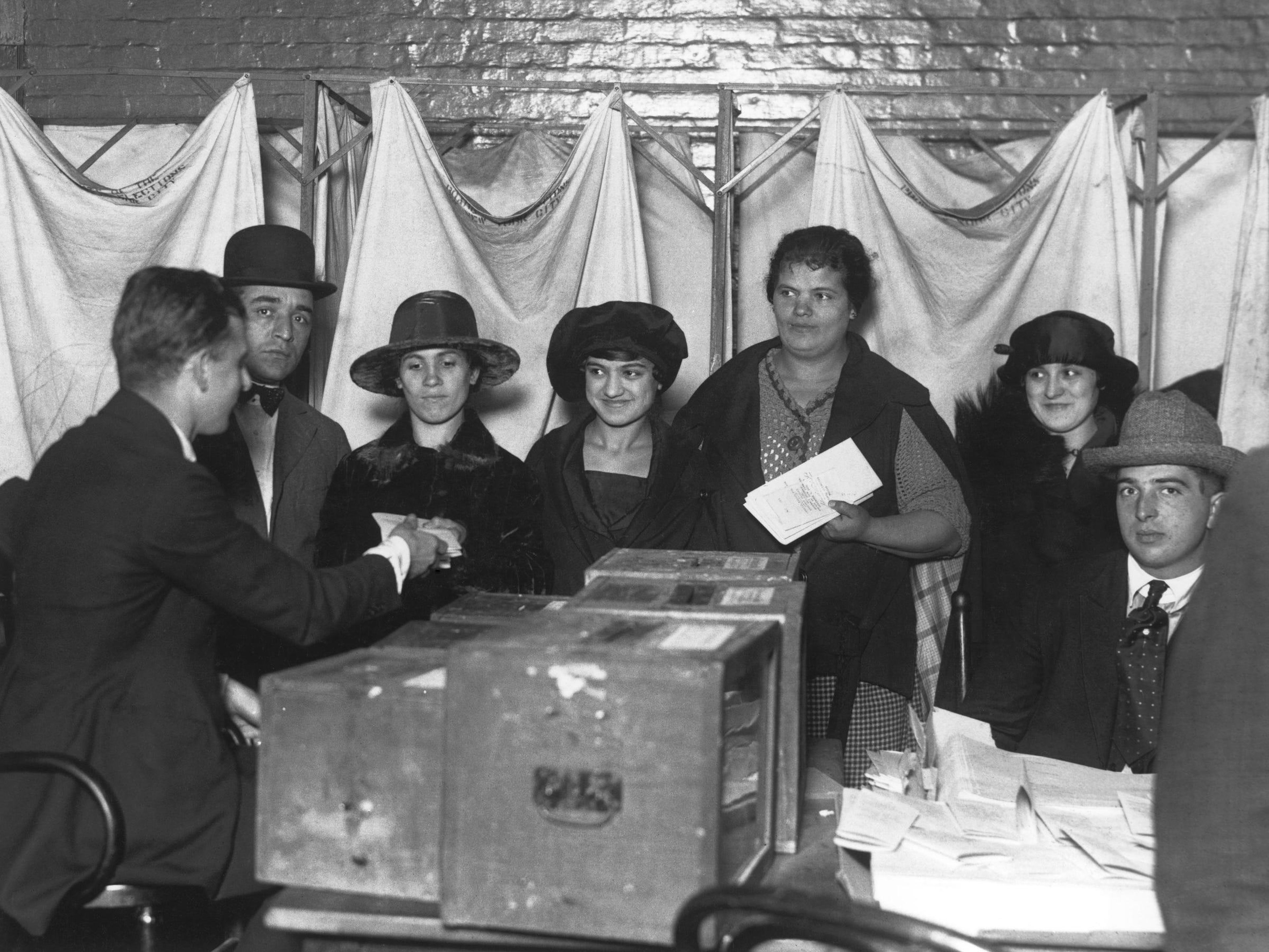Las mujeres emitieron sus primeros votos en noviembre de 1920, en la ciudad de Nueva York.