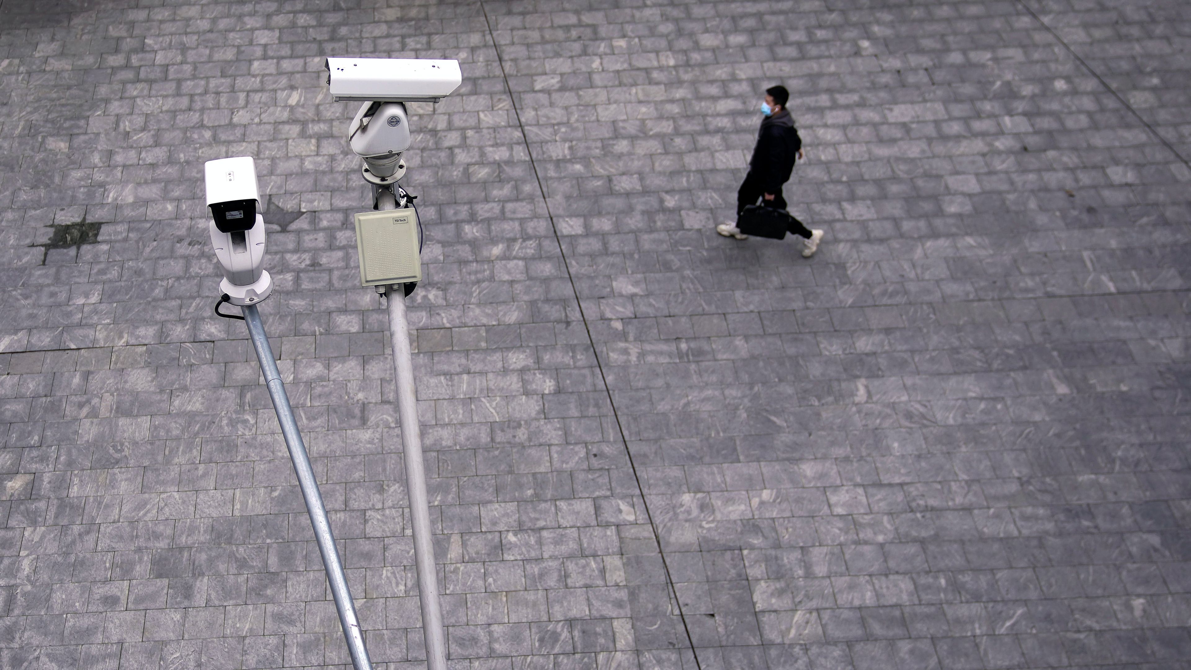Unas cámaras de vigilancia en China, a finales de febrero, en pleno brote de coronavirus.
