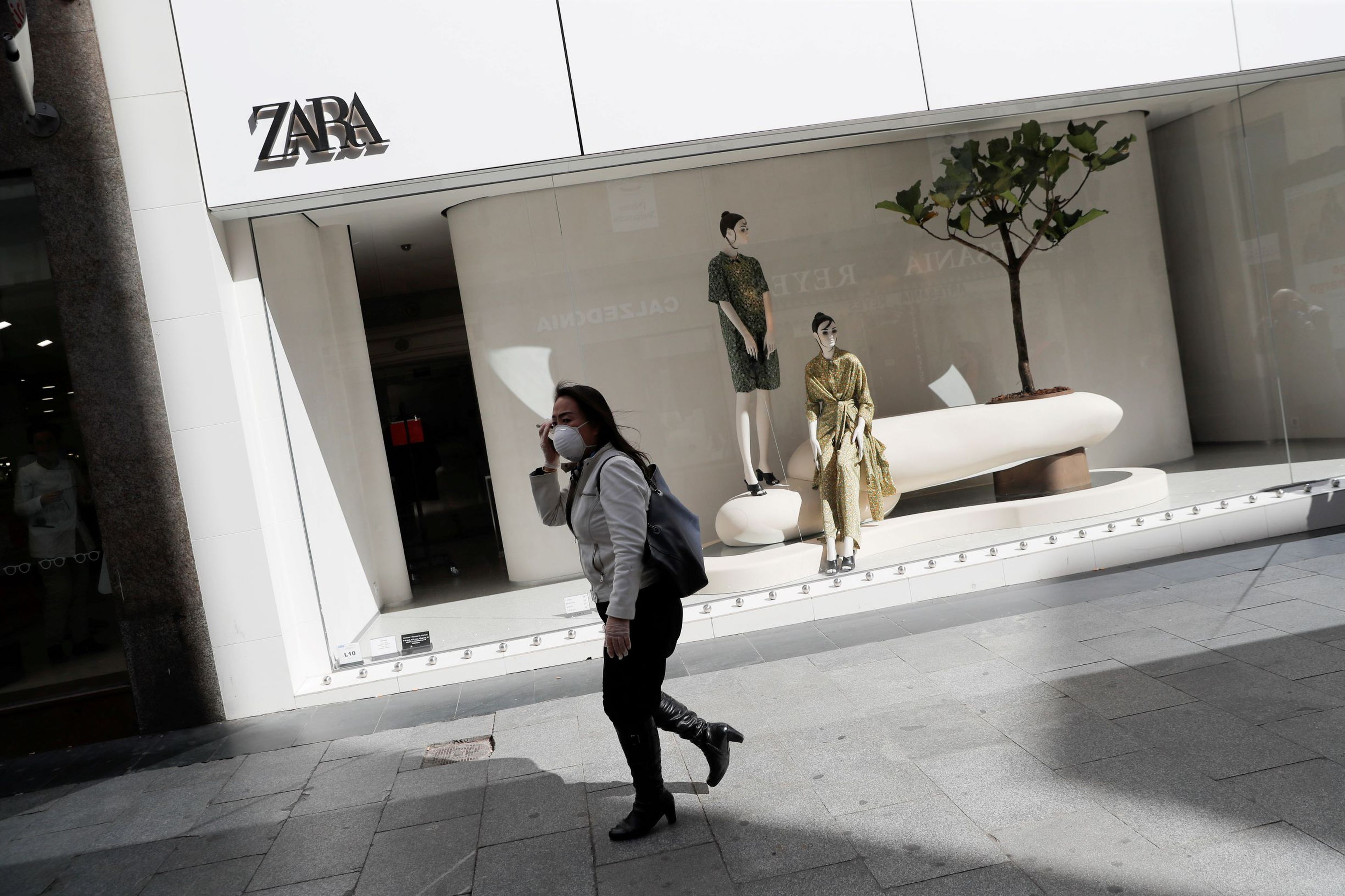Rebajas online en Zara, El Corte Inglés y otras 12 tiendas de moda | Business España