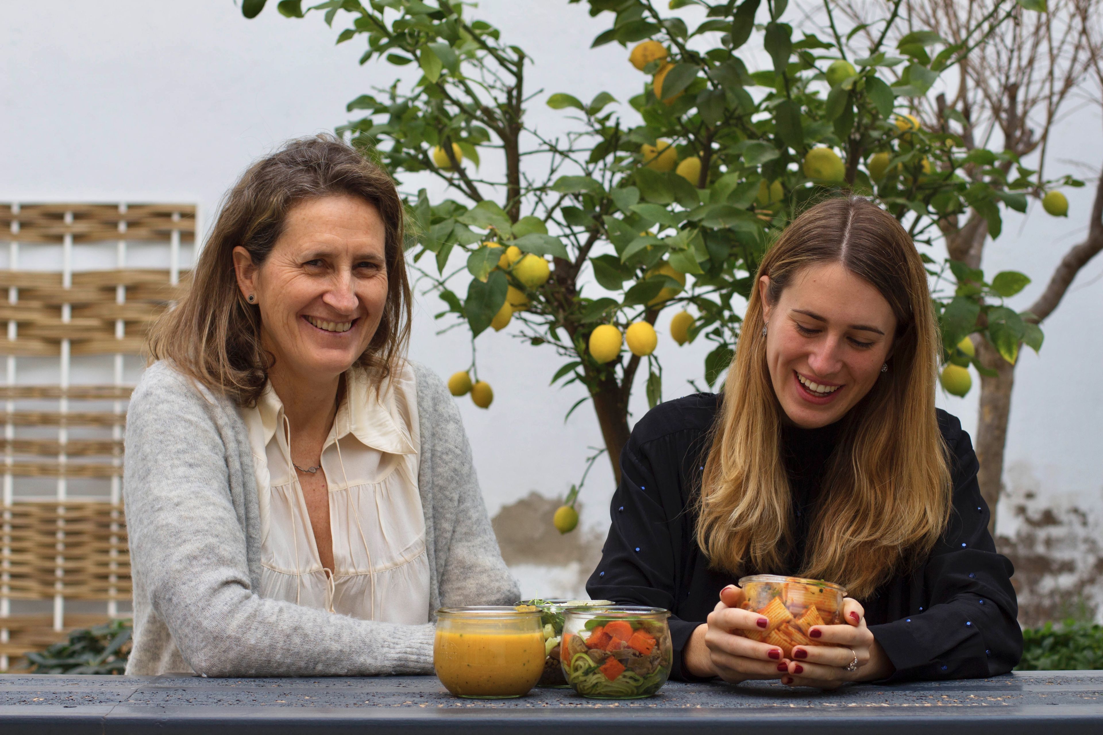 Nora Barrata y Nora Vallcorba, madre e hija, fundadoras de la startup Nora Real Food