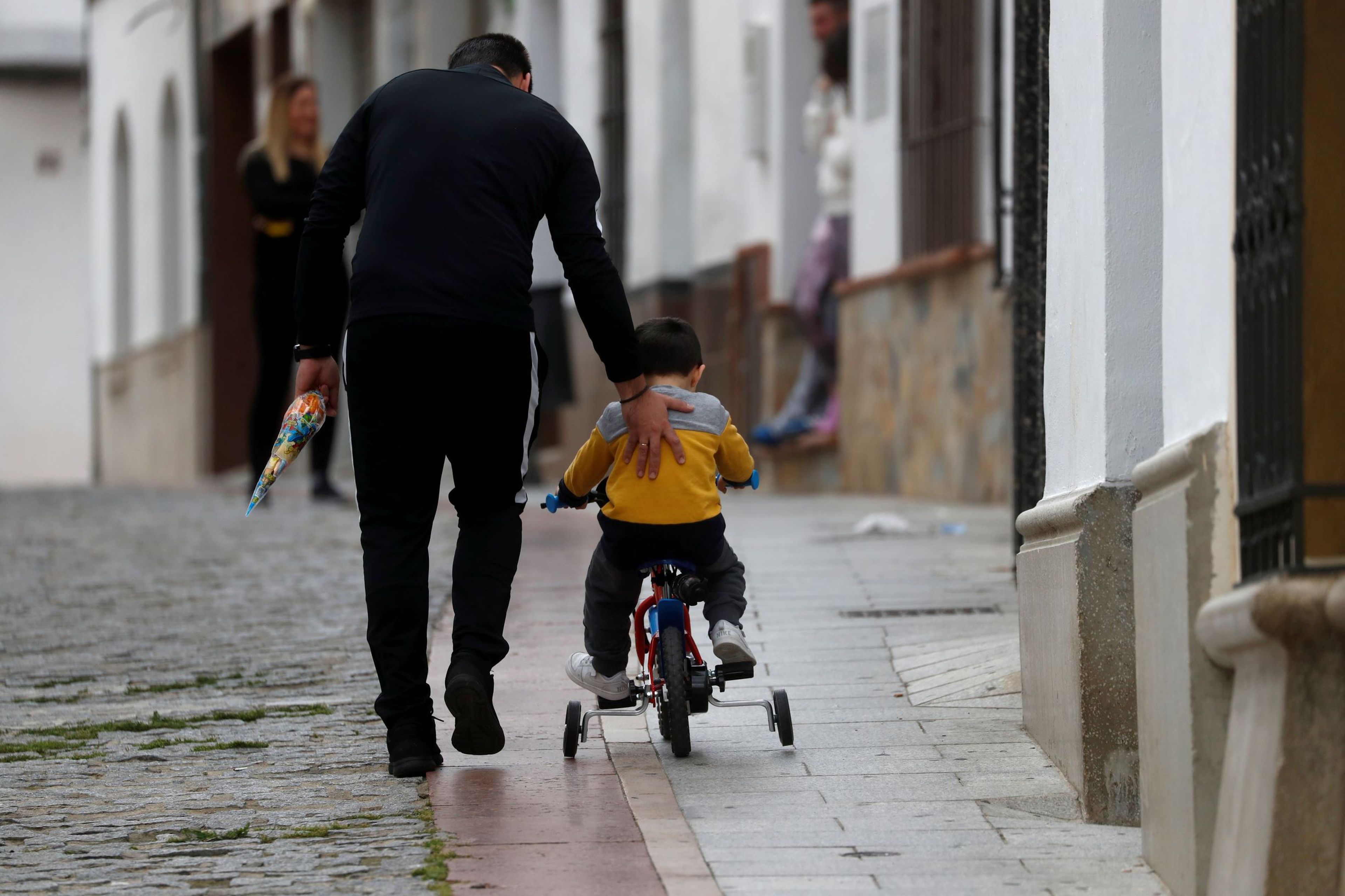 Los mejores frases para enviar por el Día del Padre 2022 | Business Insider  España