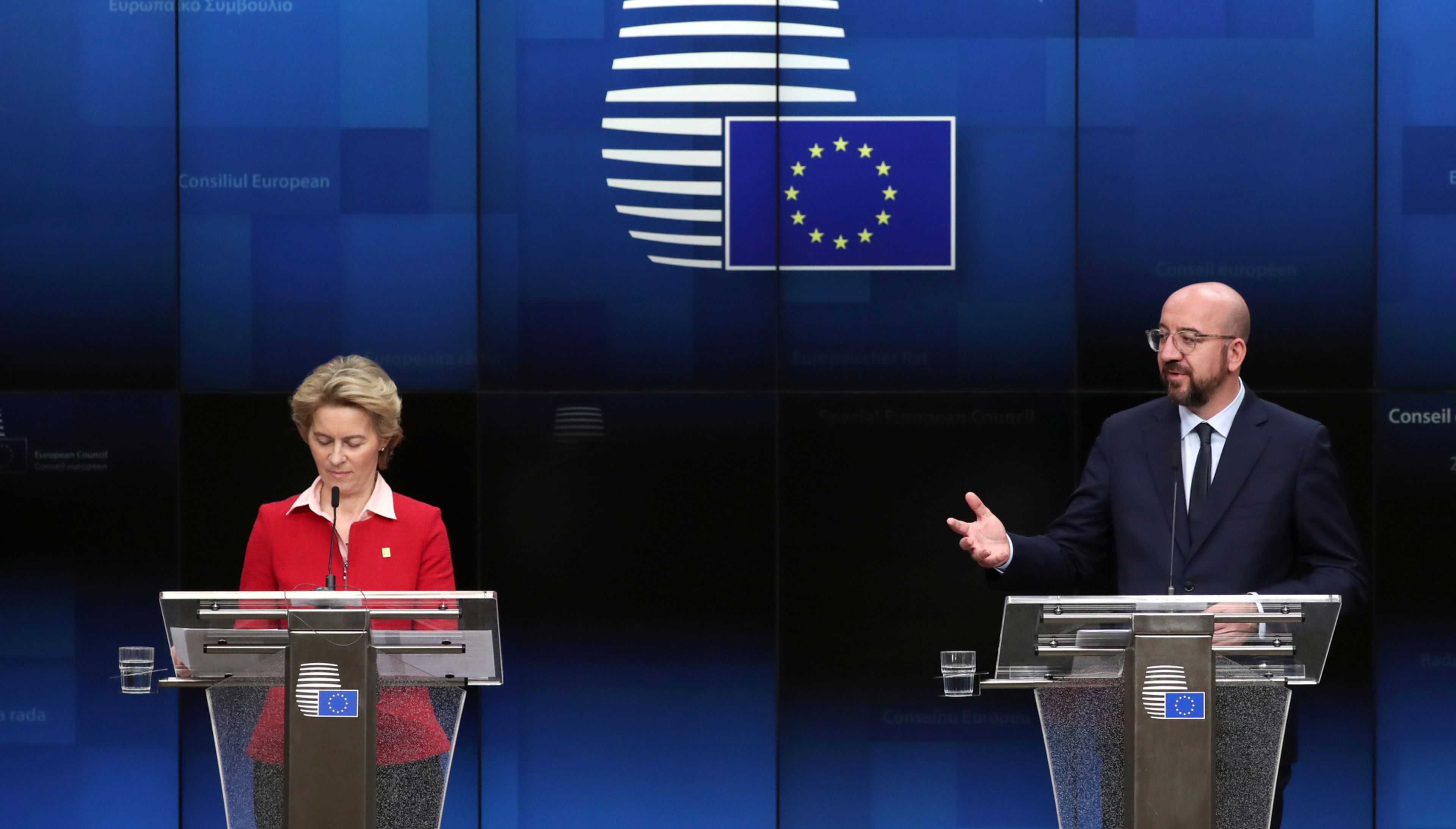 La presidenta de la Comisión Europea, Ursula von der Leyen, y el del Consejo Europeo, Charles Michel, durante una cumbre de líderes europeos en Bruselas
