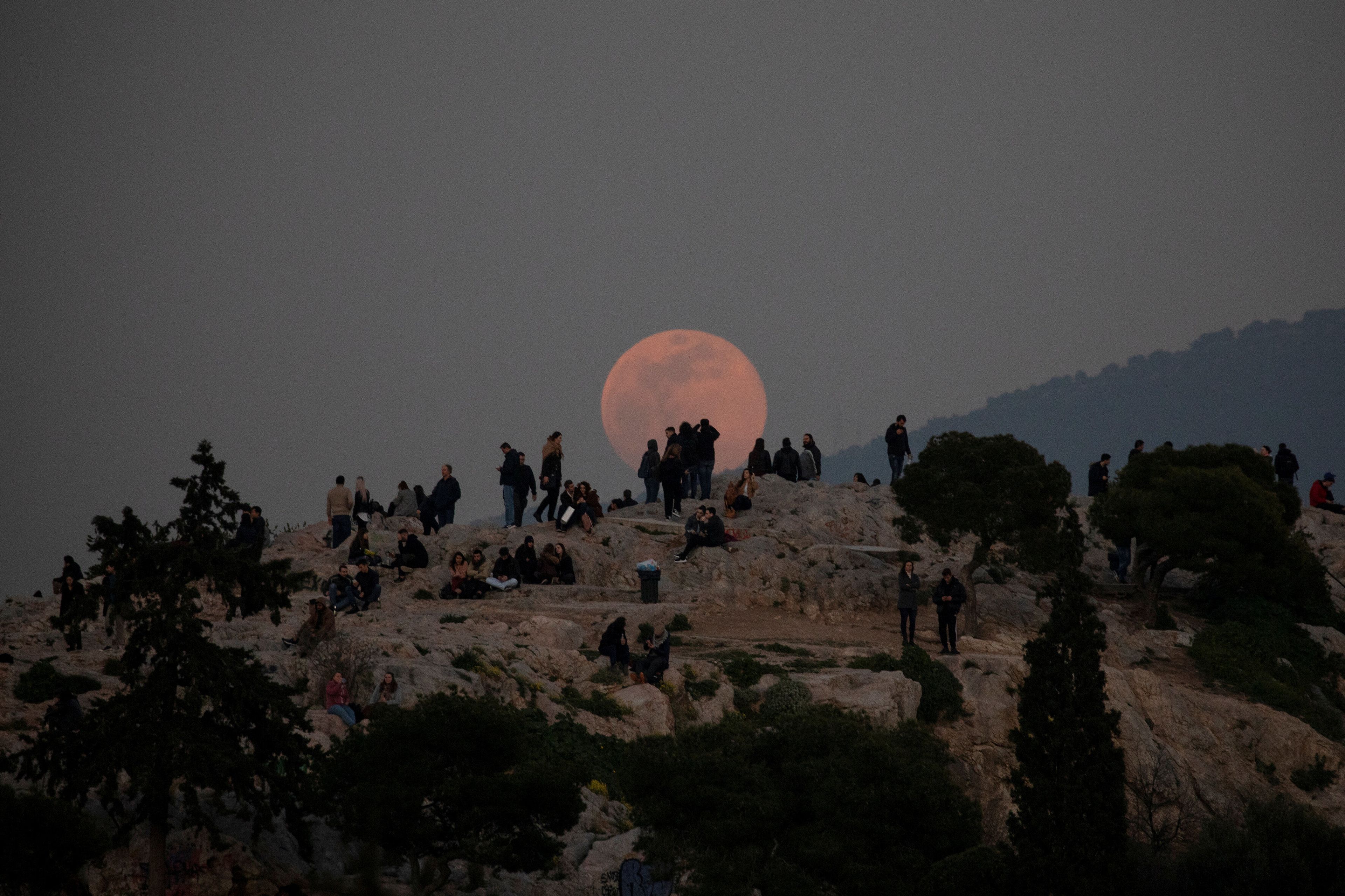 Superluna sobre Atenas