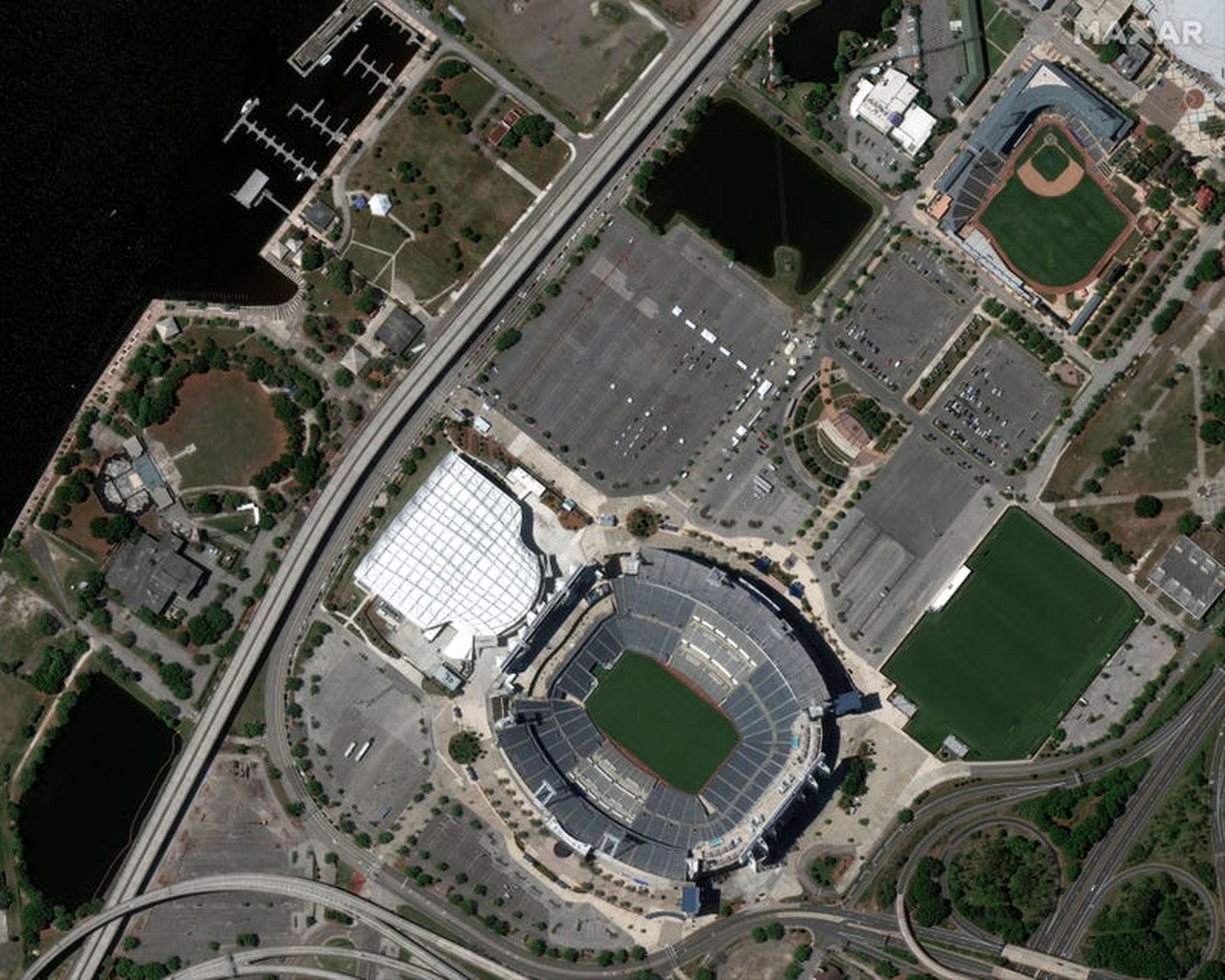 La zona para aparcar del Tiaa Bank Field en Jacksonville, Florida, el estadio donde se encuentran los Jaguars, también se ha reconvertido