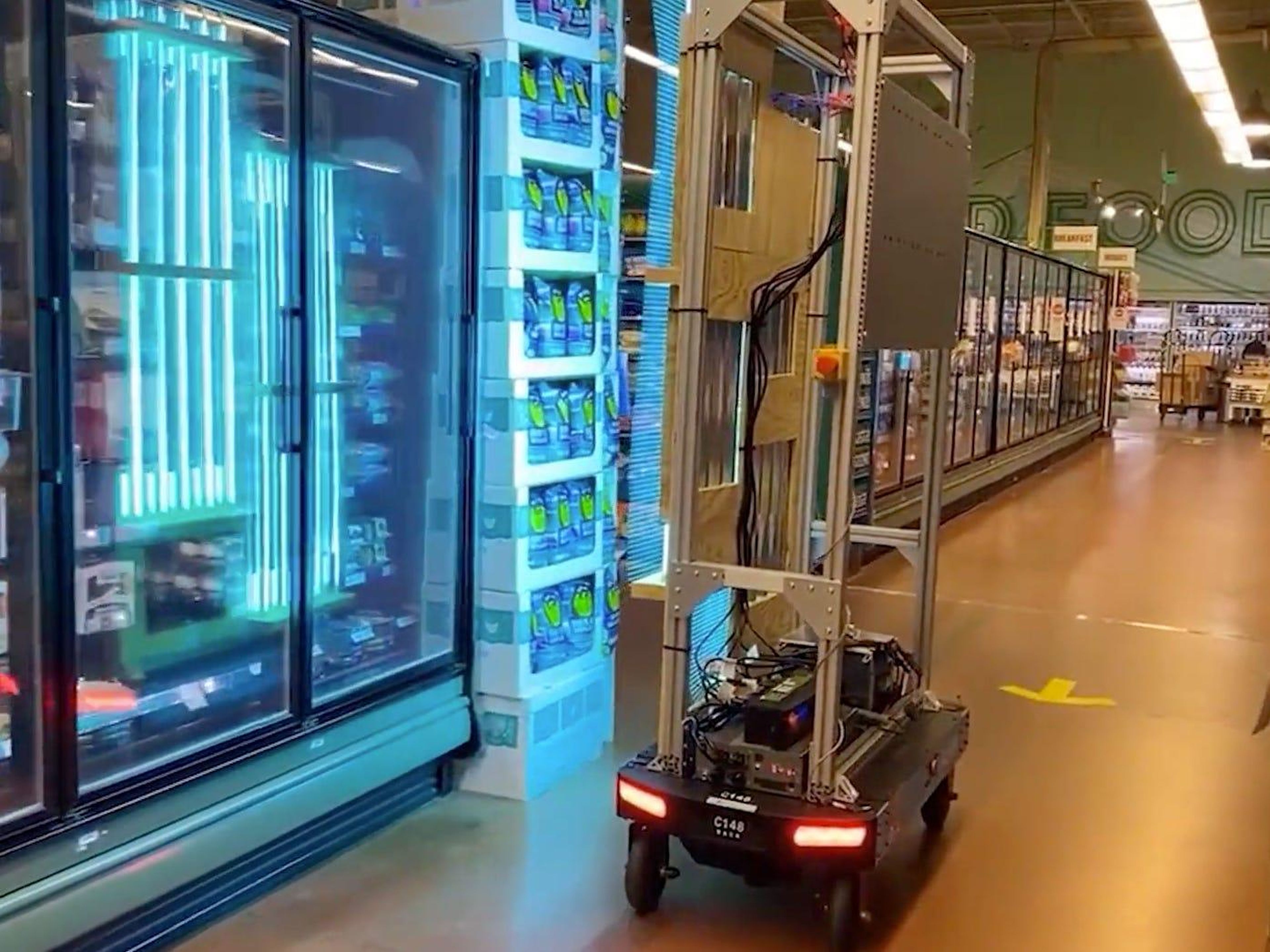 Amazon designed a robot that emits ultraviolet light.