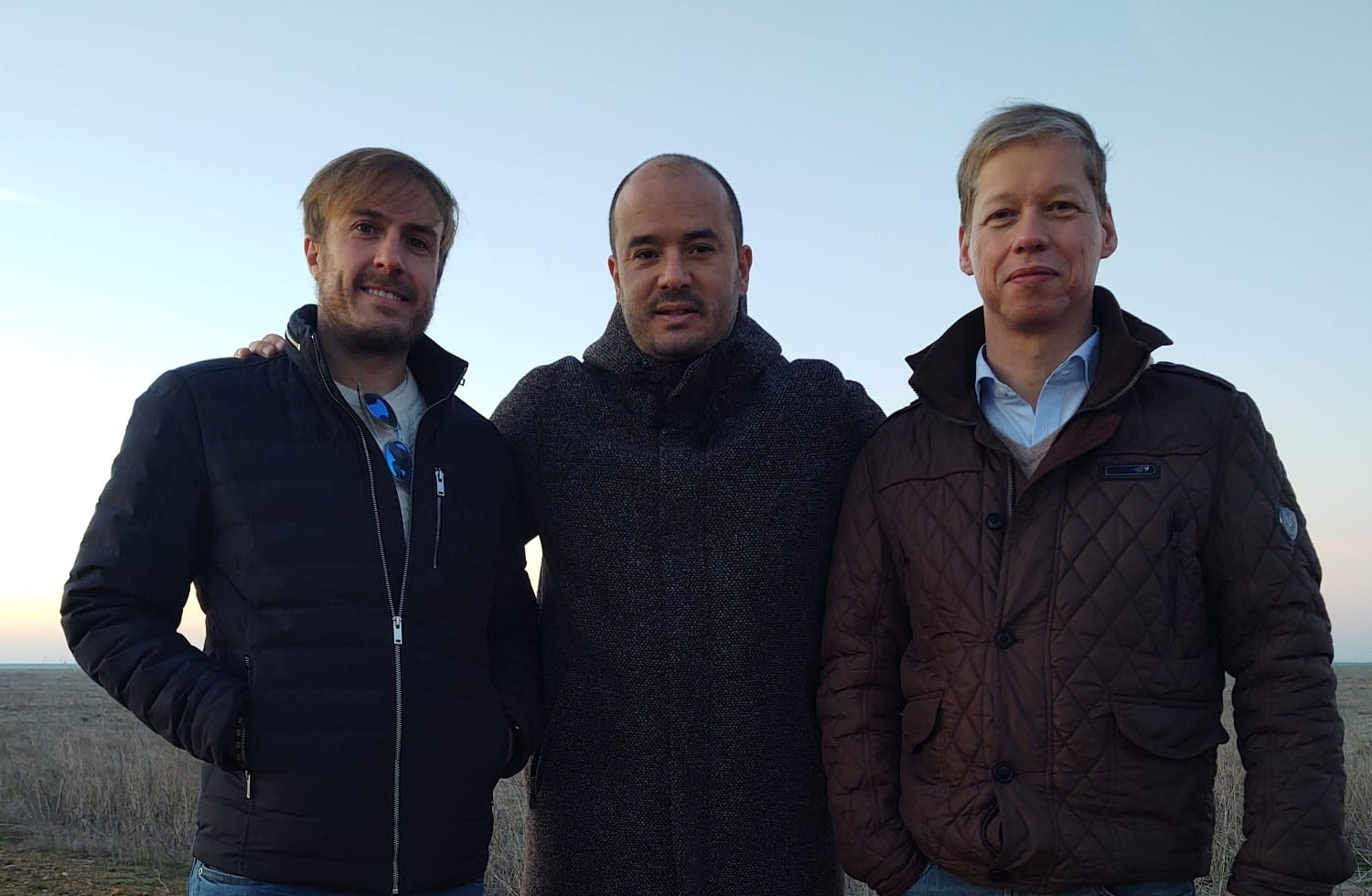 De izq. a dcha: Sergio Camarero, Managing Partner de ARC Capital; Vicente Merino, CEO de EA Green Energy; Markus Beste, deputy CEO de EA Green Energy.