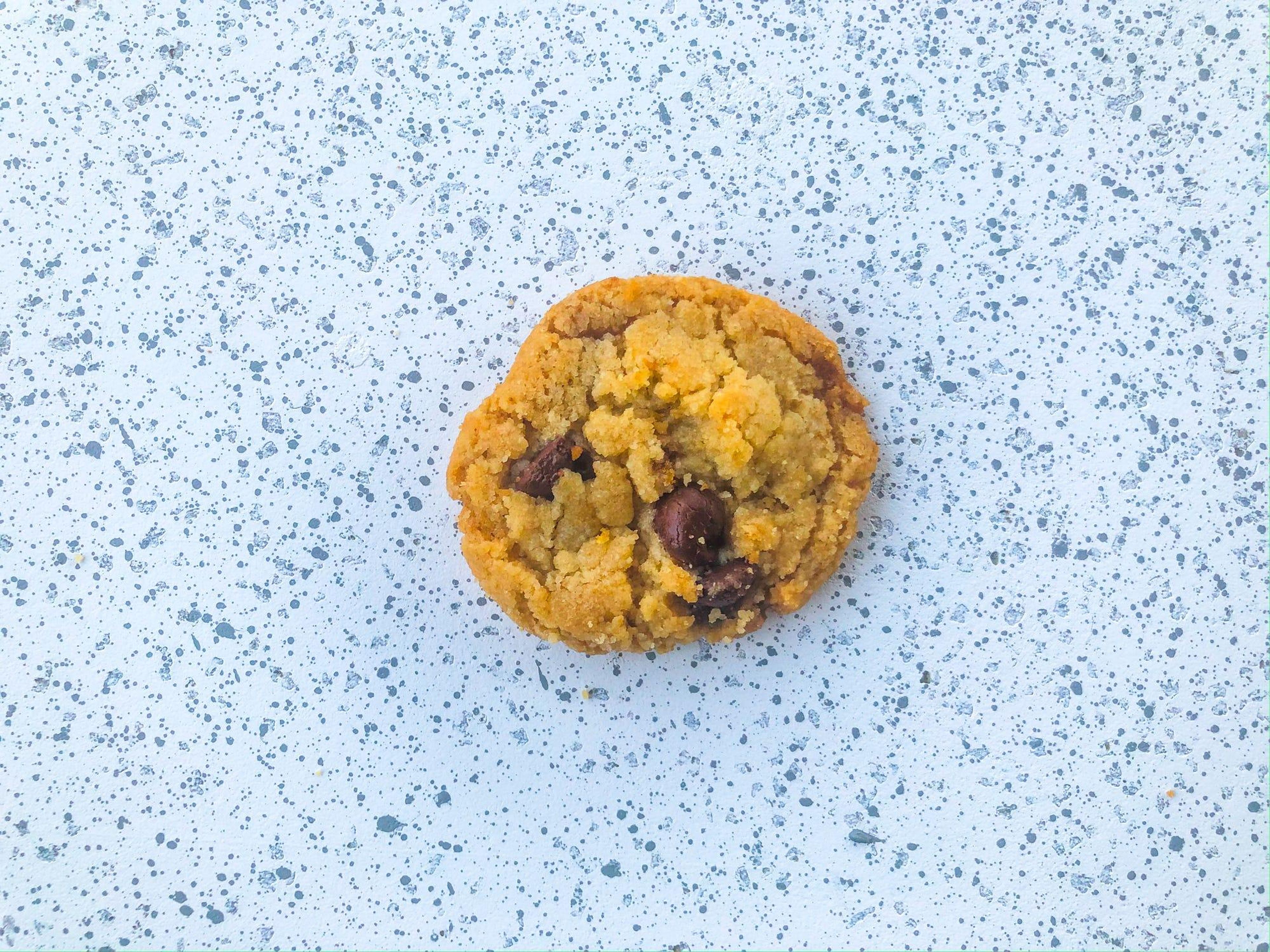 A cookie with no eggs.