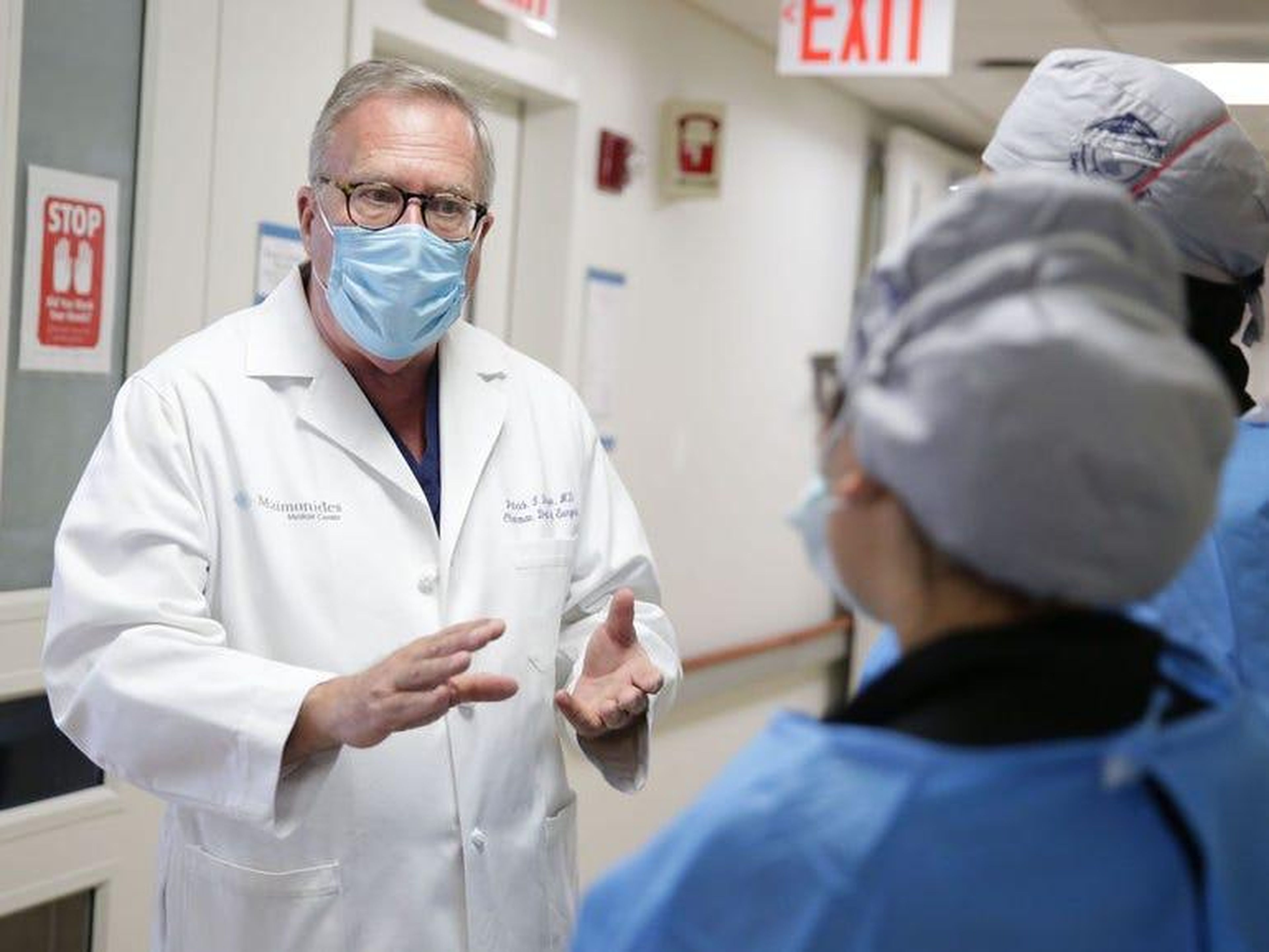 El doctor Patrick Borgen, jefe de cirugía del Centro Médico Maimónides, en Brooklyn, Nueva York.