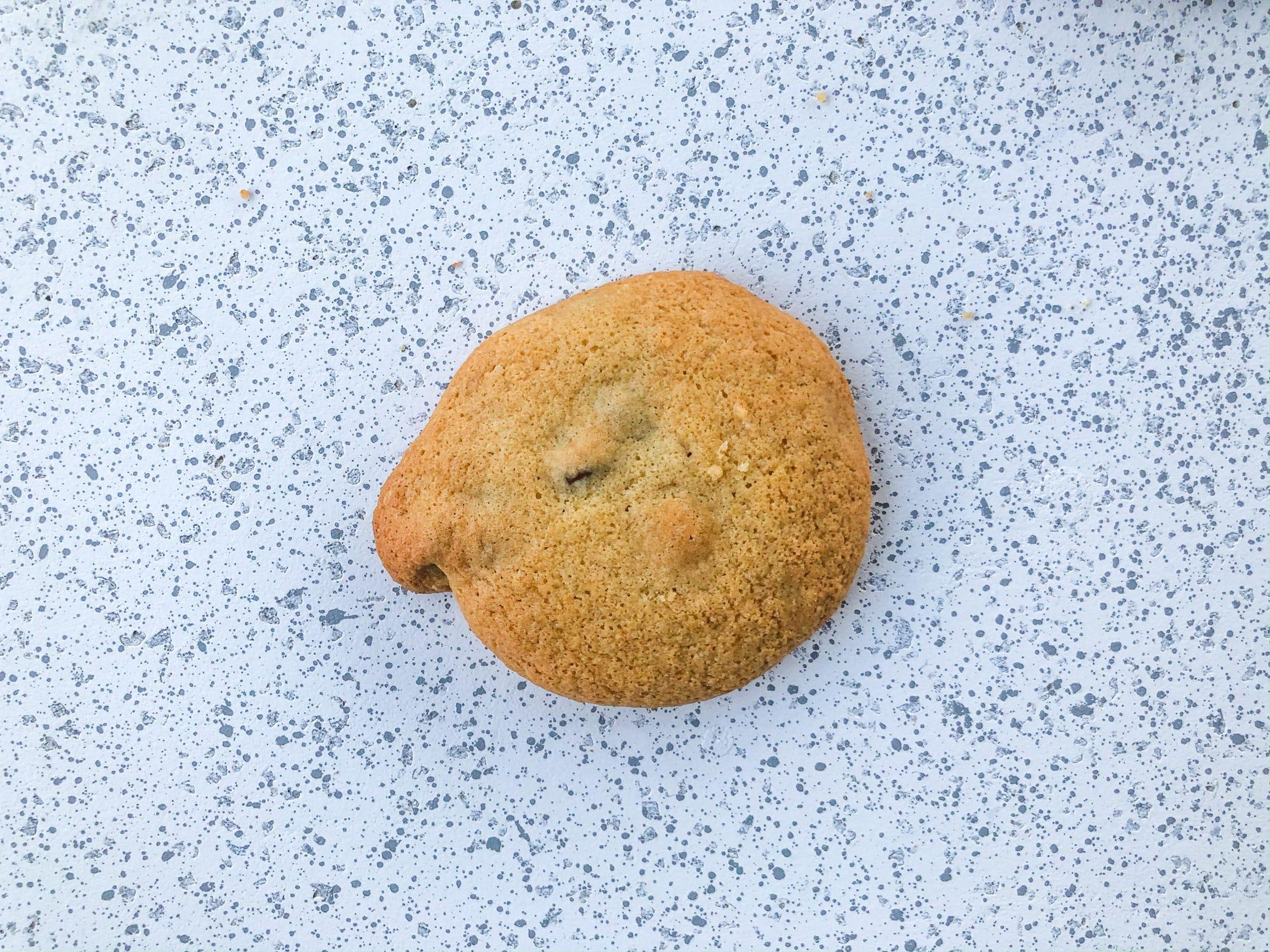 A cookie with too little butter.