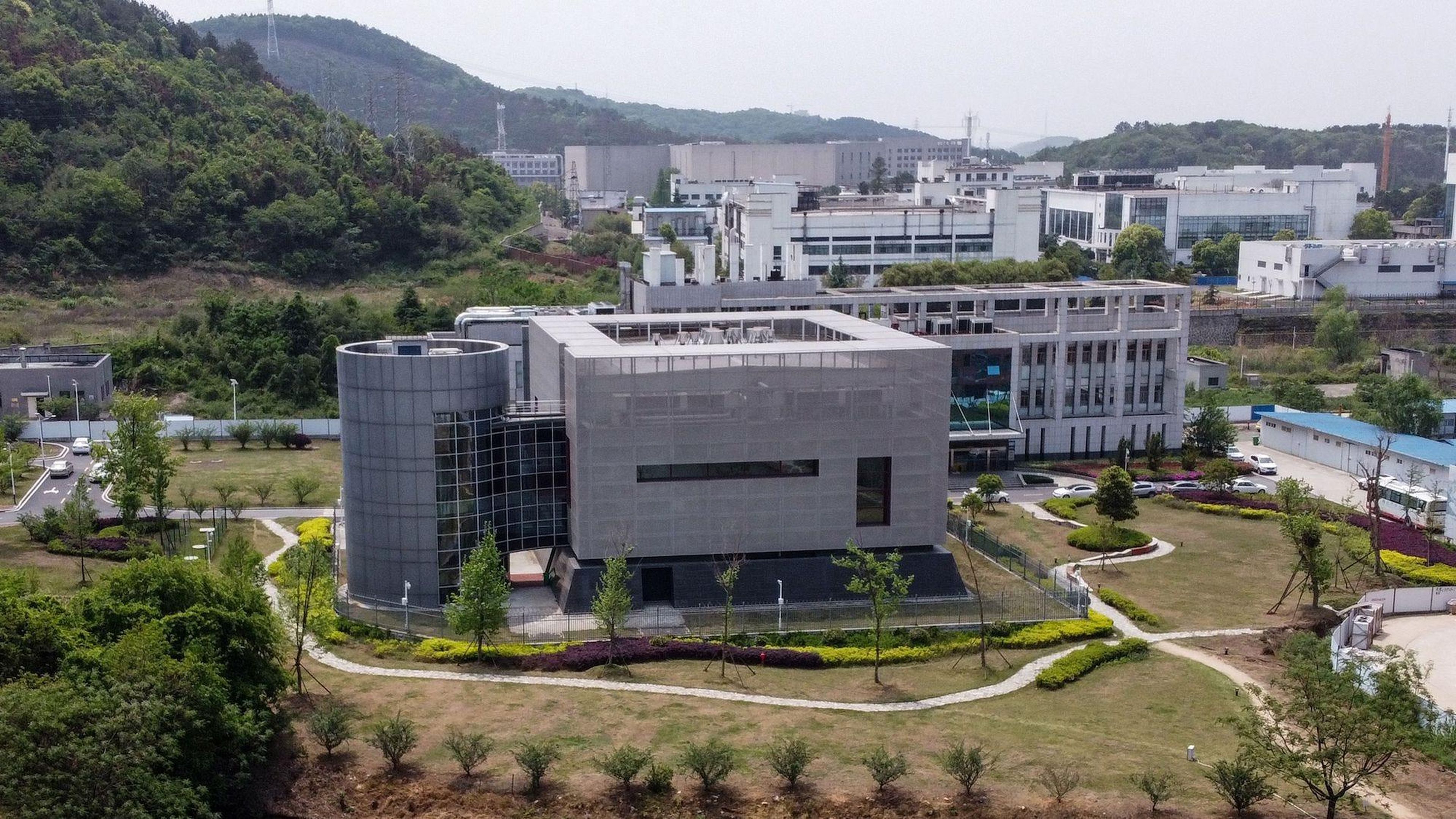 60/5000 El Instituto de Virología de Wuhan, fotografiado el 17 de abril de 2020.