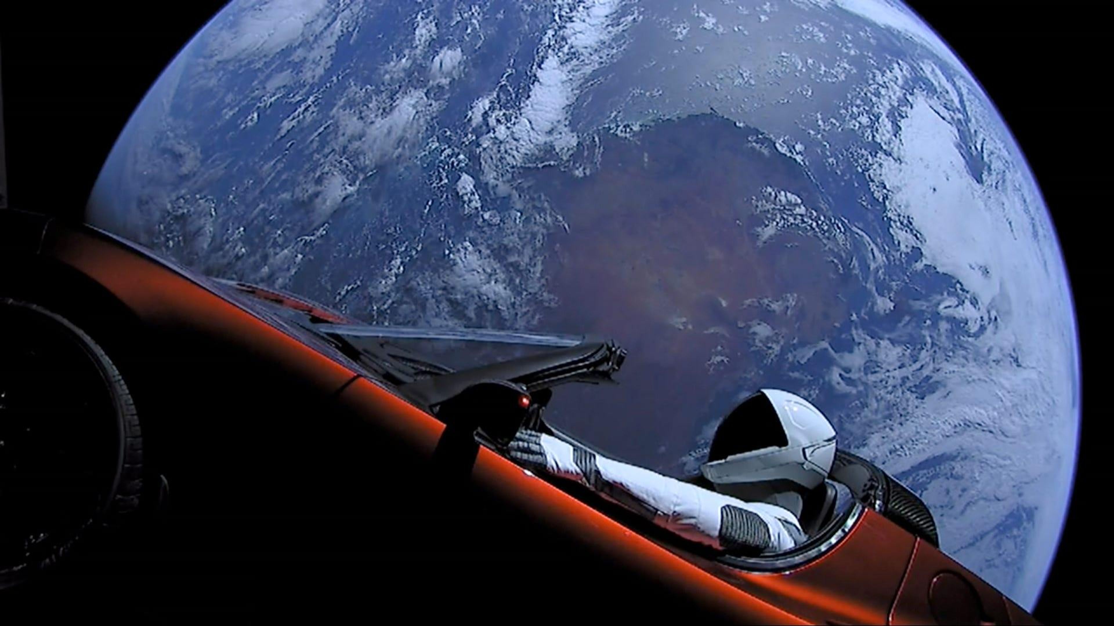 Tesla Roadster original de Elon Musk en el espacio.