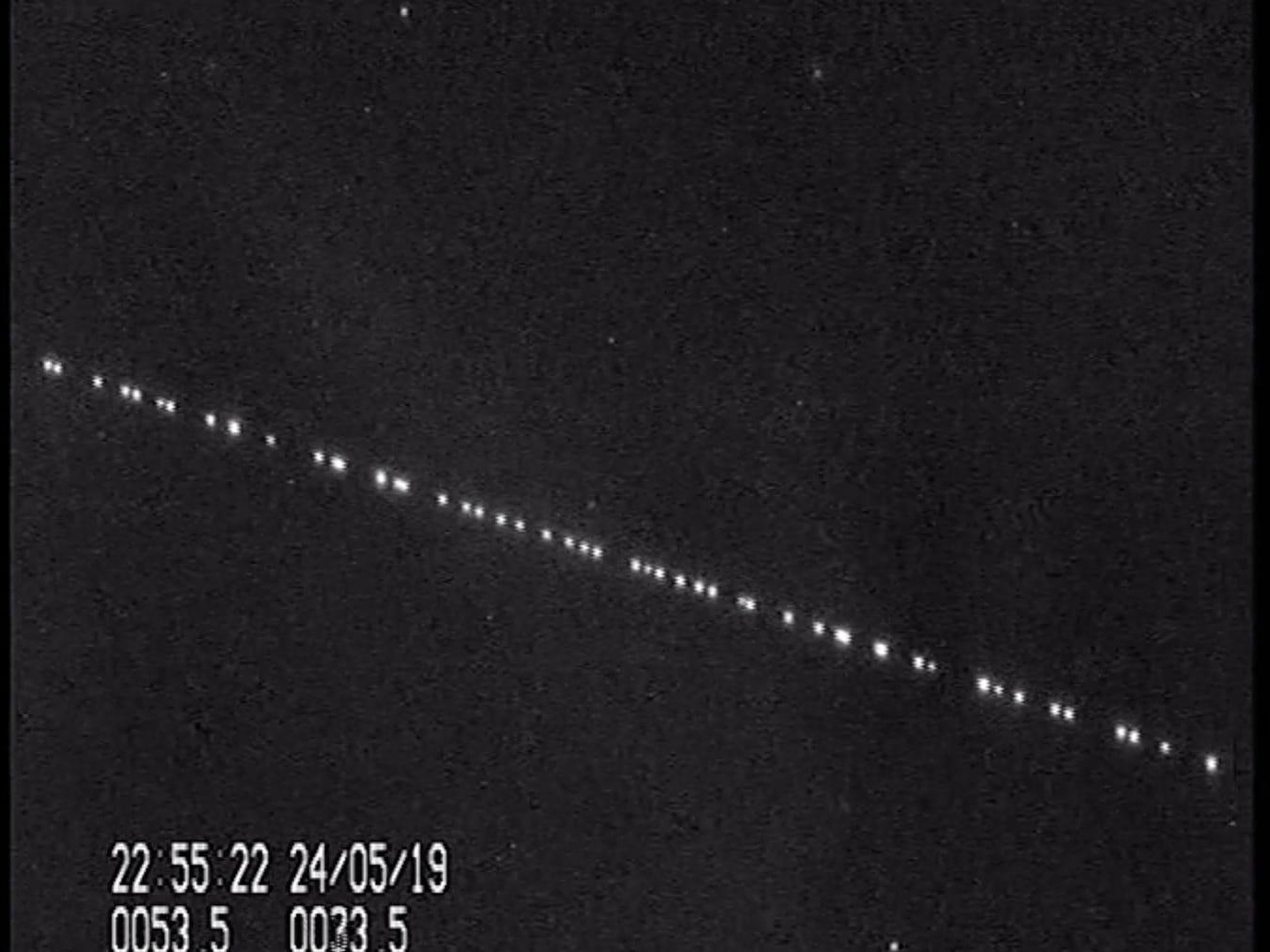 Un astrónomo de Países Bajos capturó el rastro de Starlink.